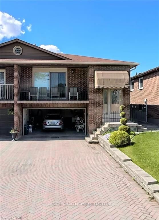 Front of 78 Ashburn Crescent