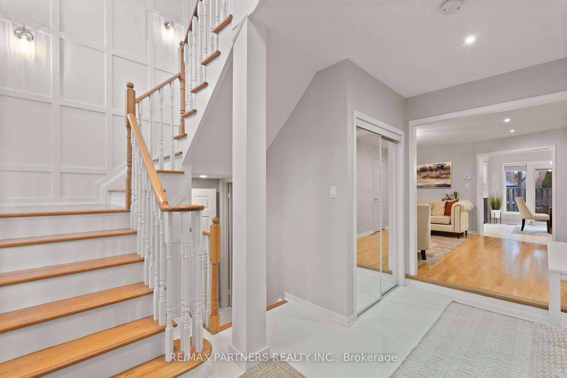 Photo 2 of 46 Dylan Street, Vaughan, Vellore Village — HOMEH