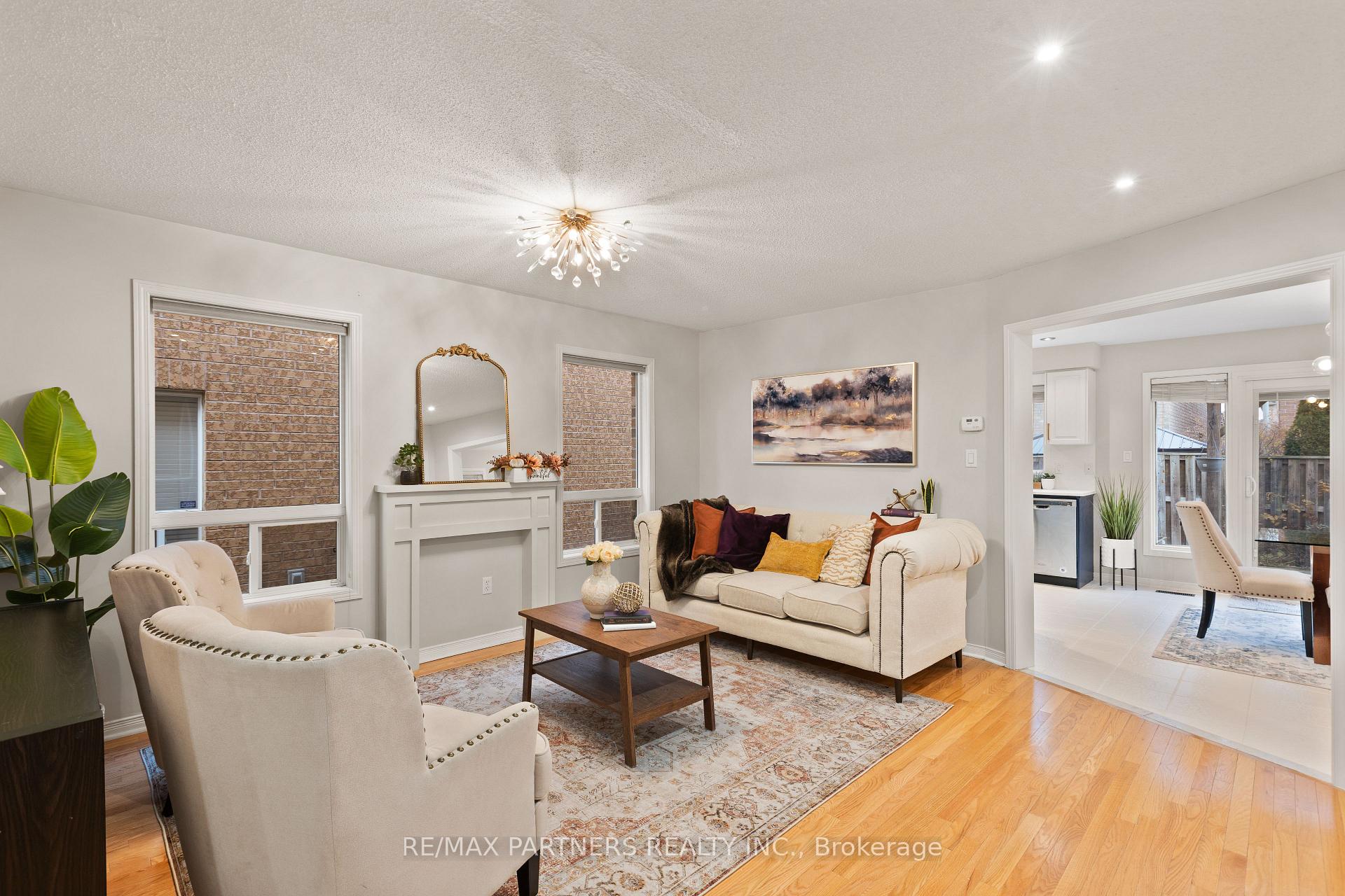 Photo 4 of 46 Dylan Street, Vaughan, Vellore Village — HOMEH
