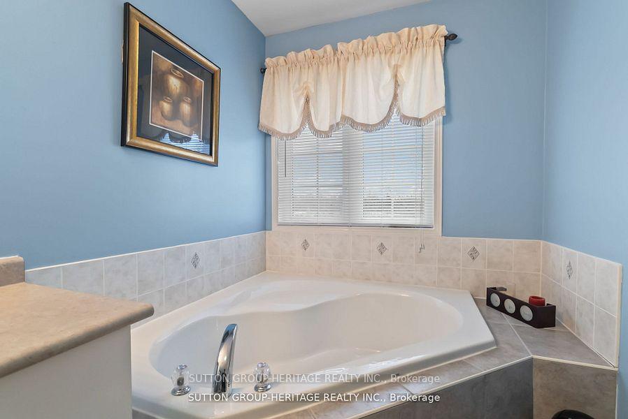 Photo 29 of 3 Angier Crescent, Ajax, South East — HOMEH