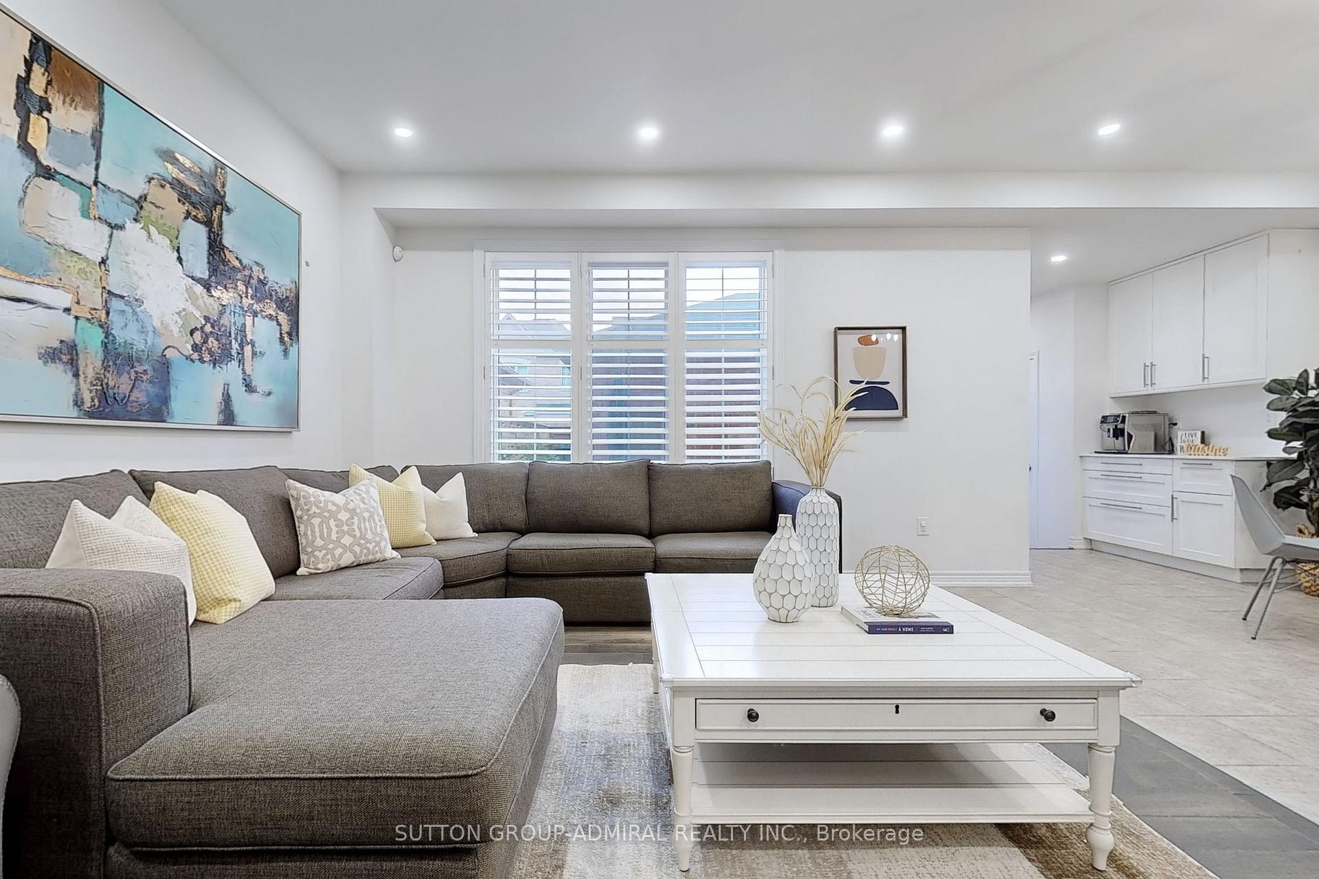 Photo 4 of 286 Barons Street, Vaughan, Kleinburg — HOMEH