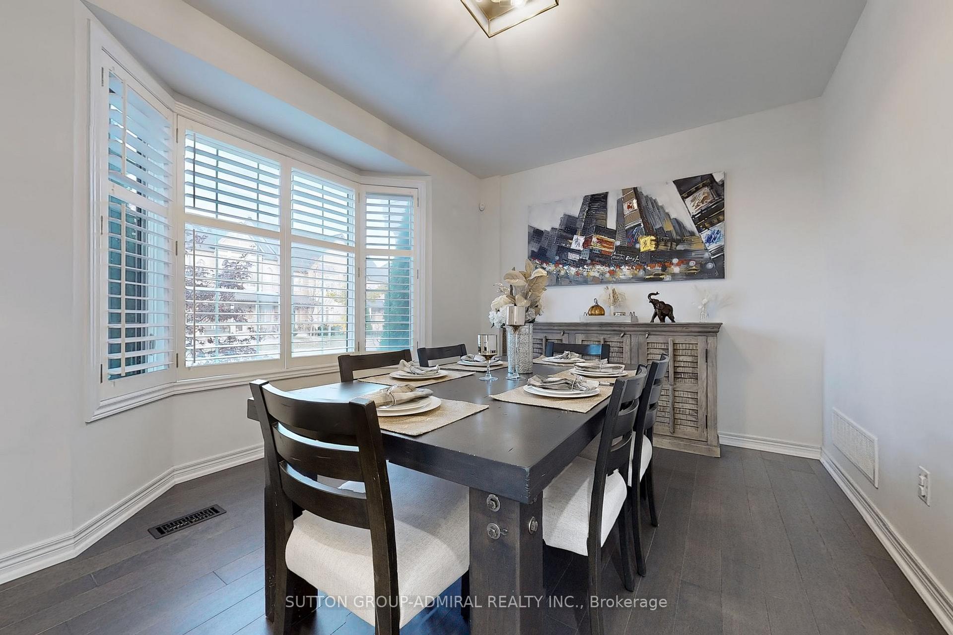 Photo 5 of 286 Barons Street, Vaughan, Kleinburg — HOMEH