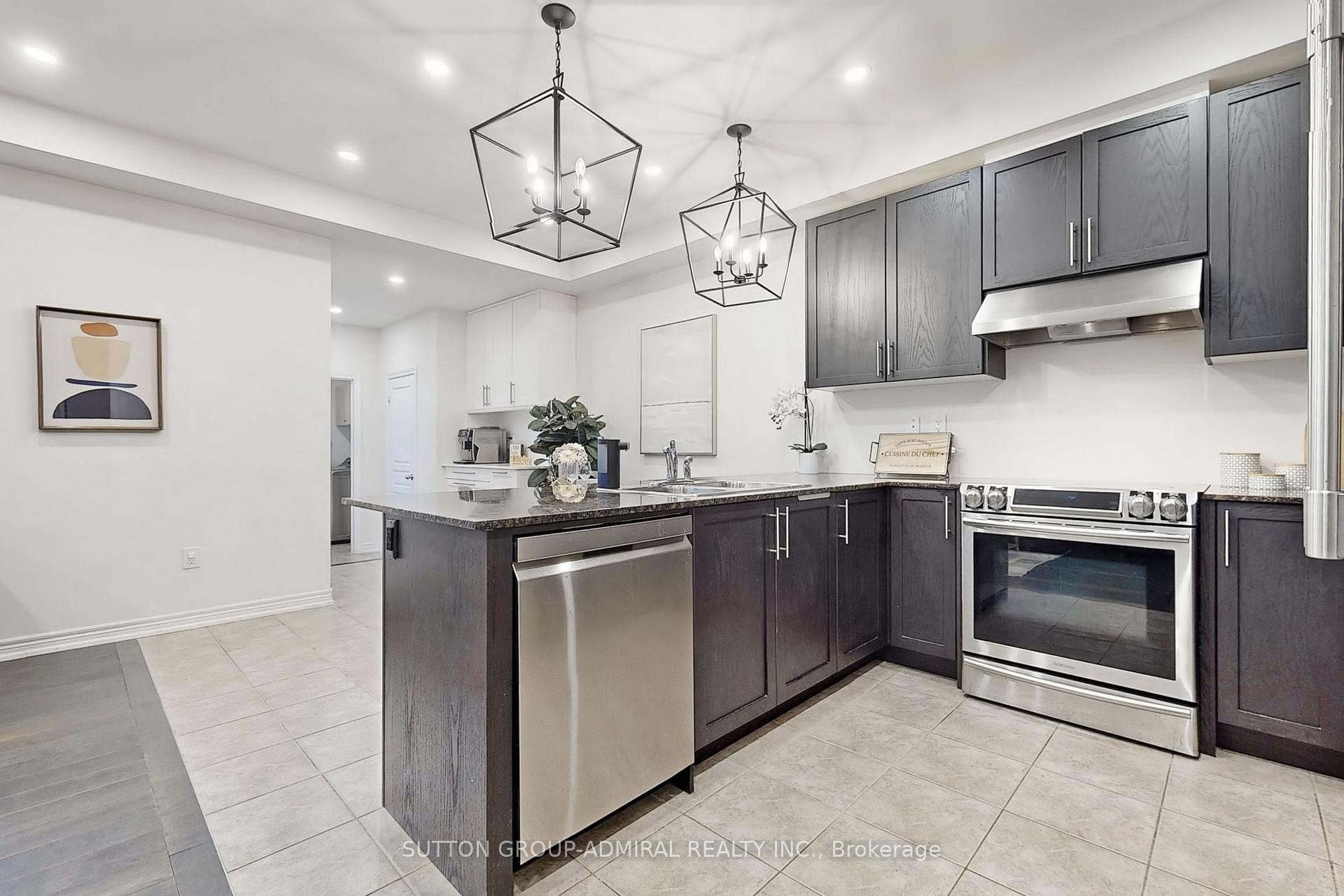 Photo 7 of 286 Barons Street, Vaughan, Kleinburg — HOMEH