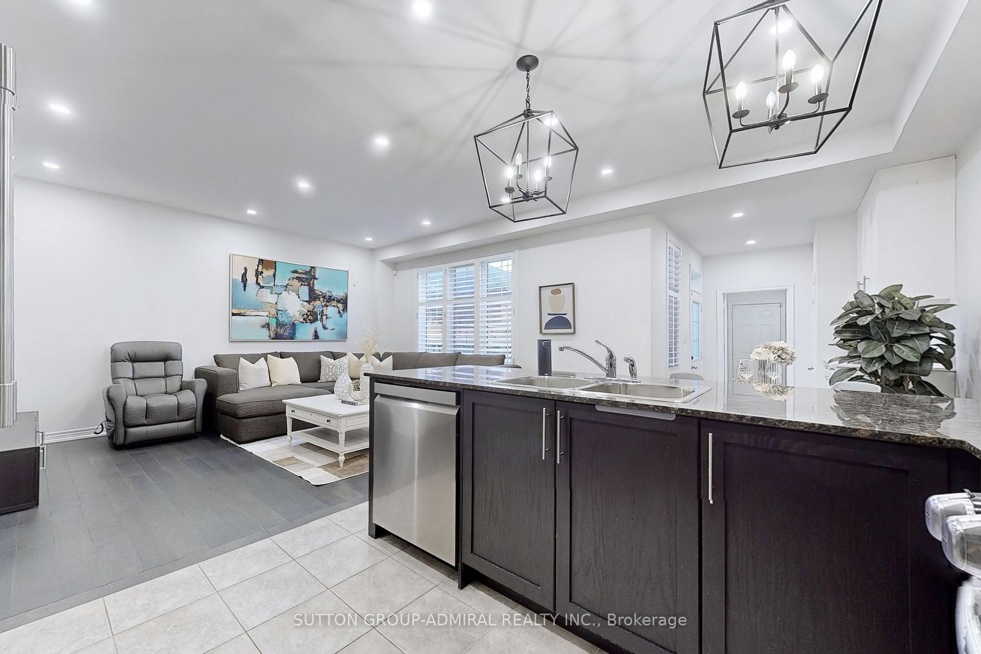 Photo 9 of 286 Barons Street, Vaughan, Kleinburg — HOMEH