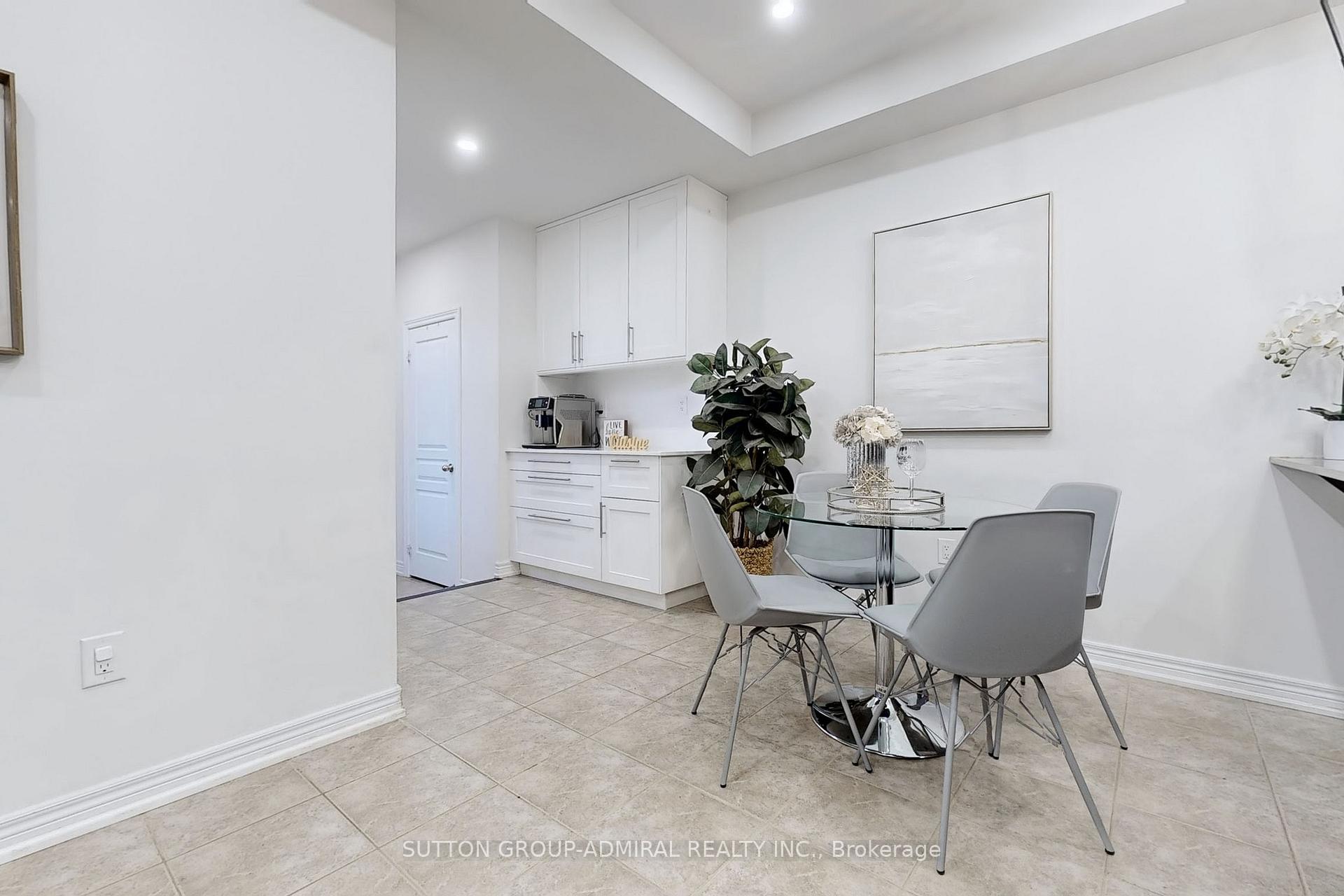 Photo 10 of 286 Barons Street, Vaughan, Kleinburg — HOMEH