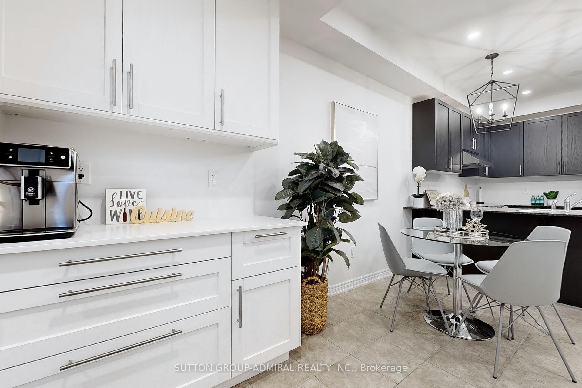 Photo 11 of 286 Barons Street, Vaughan, Kleinburg — HOMEH
