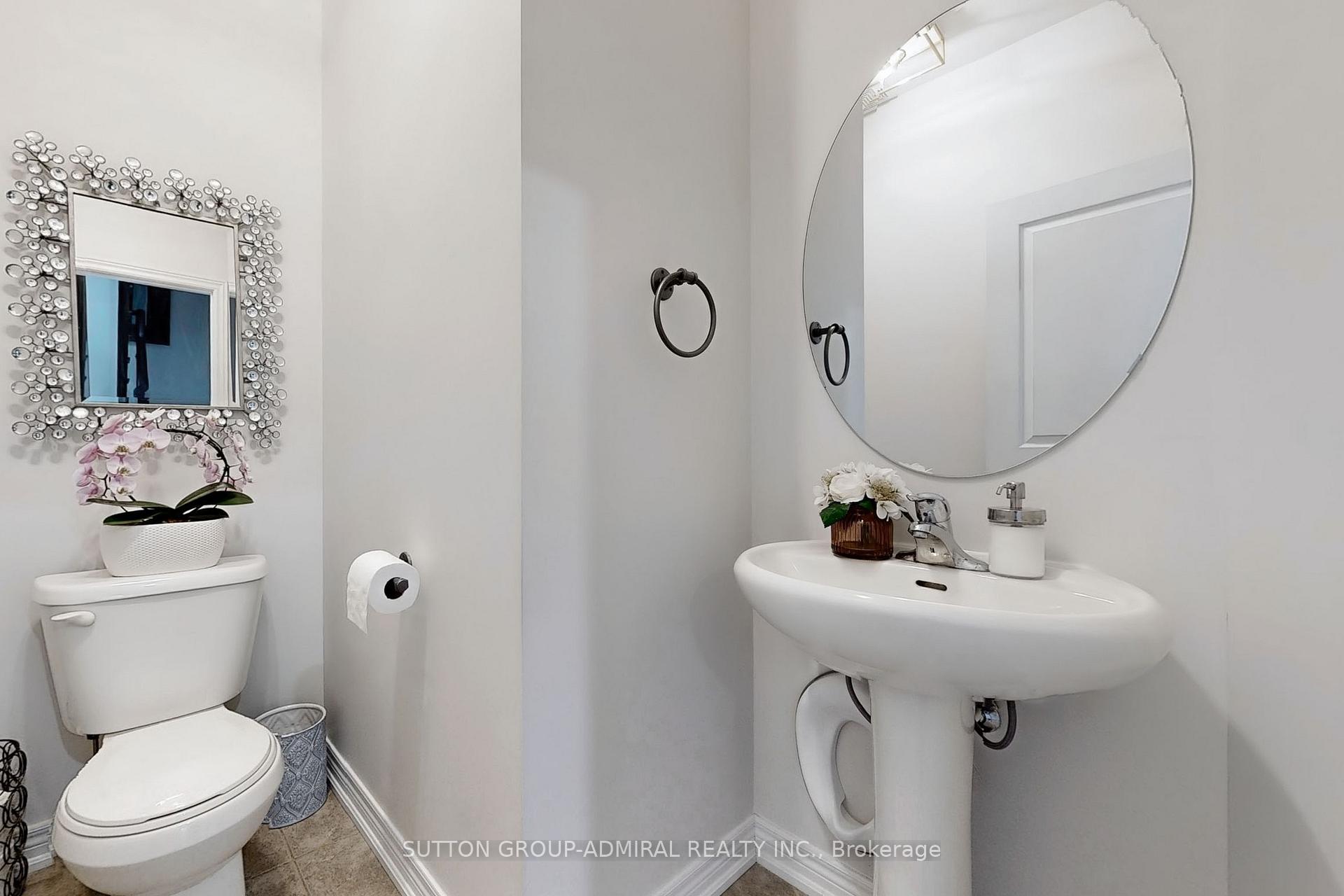 Photo 12 of 286 Barons Street, Vaughan, Kleinburg — HOMEH