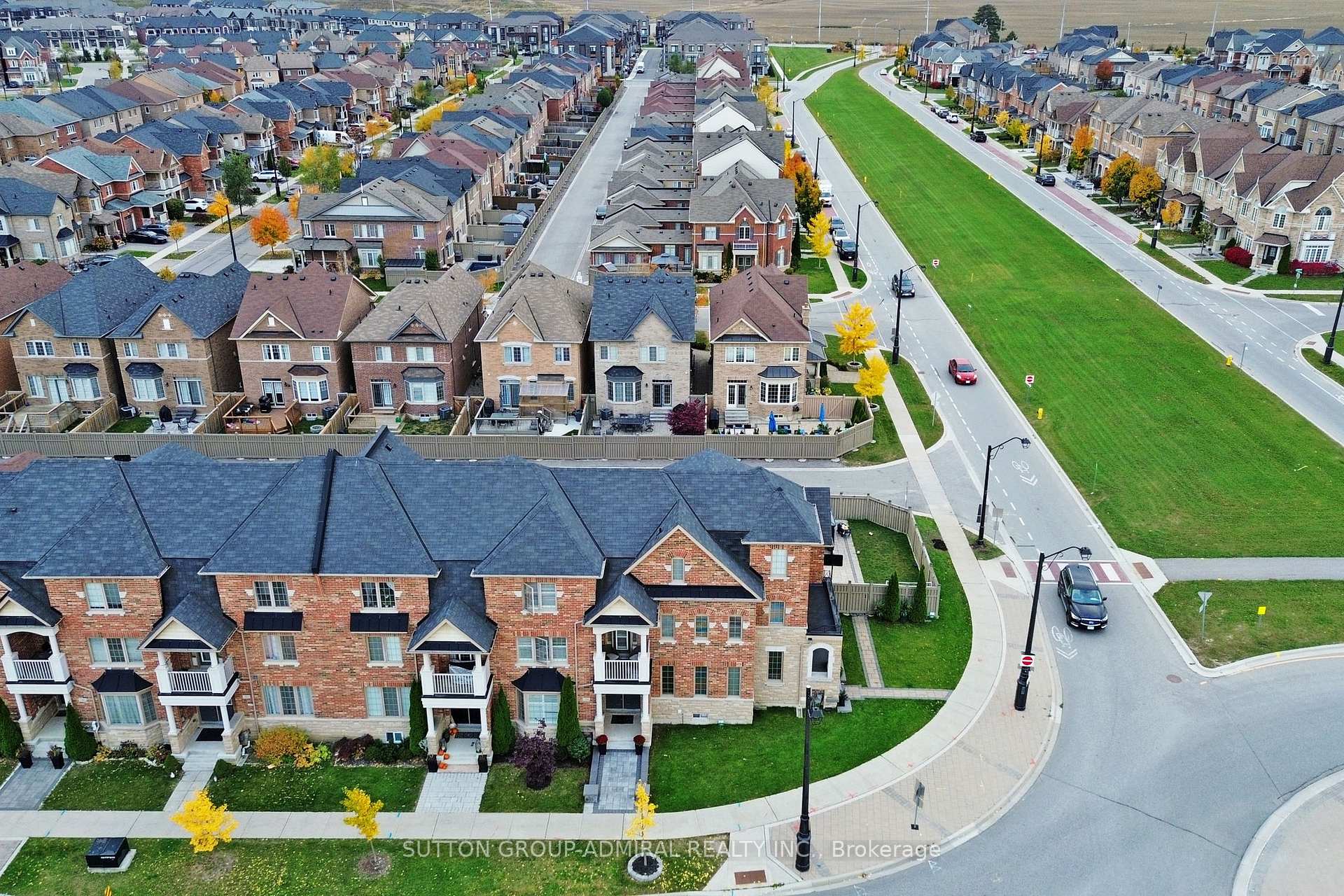 Photo 30 of 286 Barons Street, Vaughan, Kleinburg — HOMEH