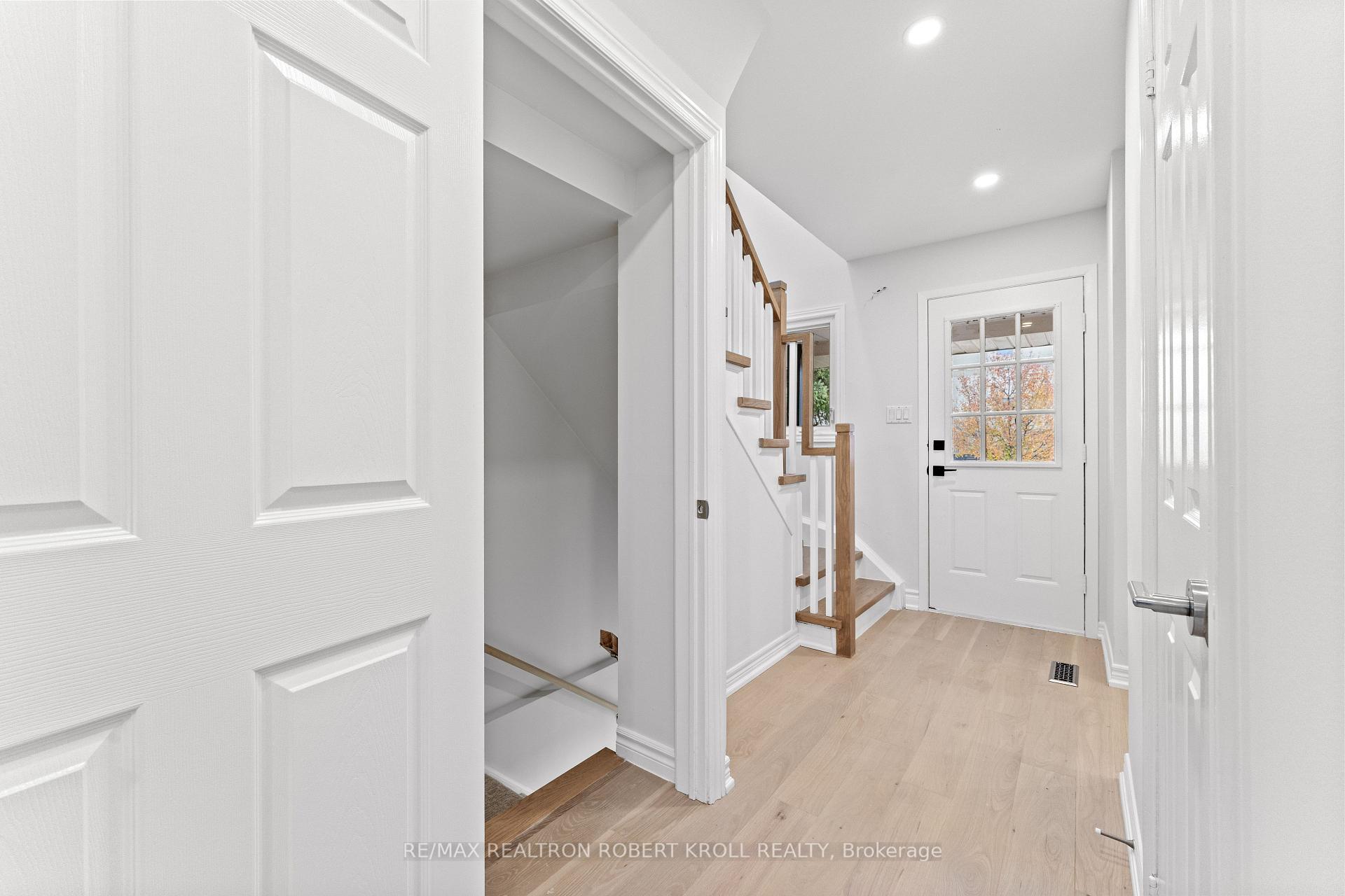 Photo 20 of 31 York Hill Boulevard, Vaughan, Crestwood-Springfarm-Yorkhill — HOMEH