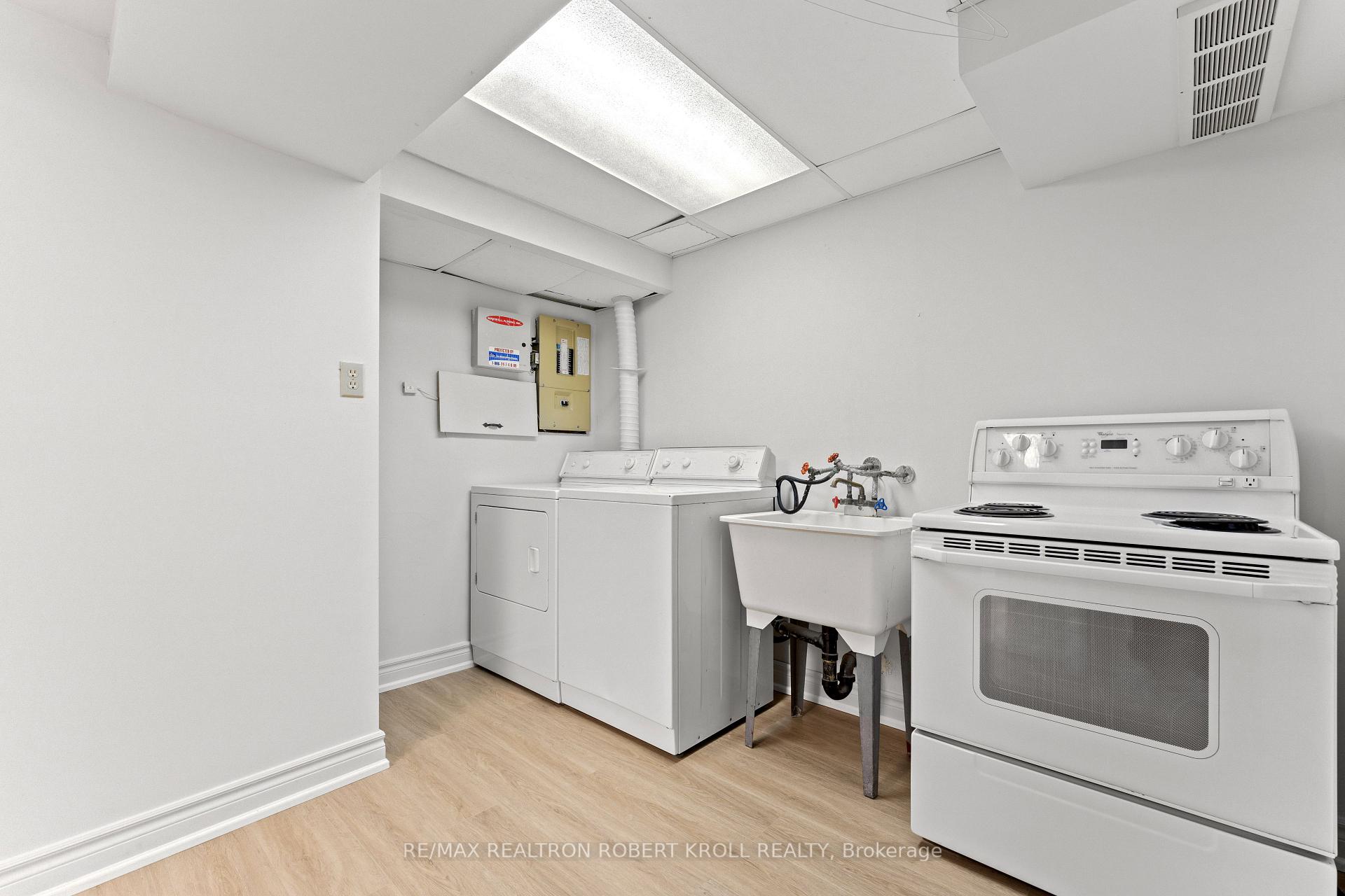 Photo 26 of 31 York Hill Boulevard, Vaughan, Crestwood-Springfarm-Yorkhill — HOMEH