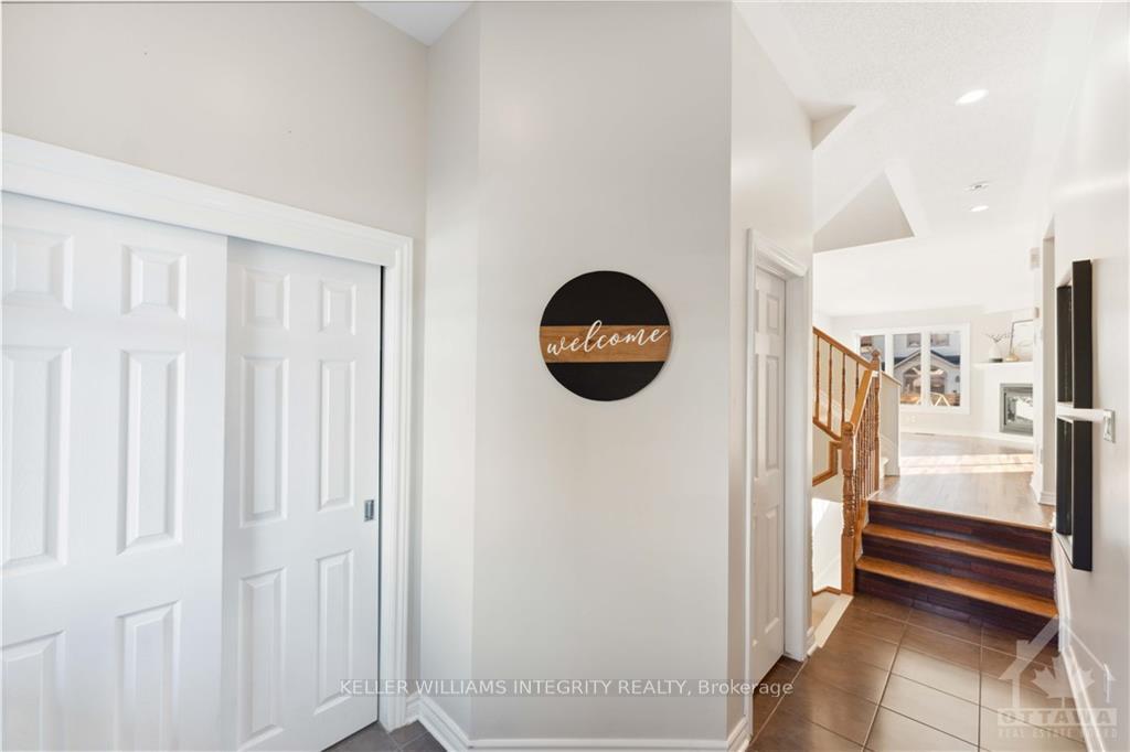 Photo 3 of 324 Balinroan Crescent, Ottawa, Barrhaven - Strandherd — HOMEH