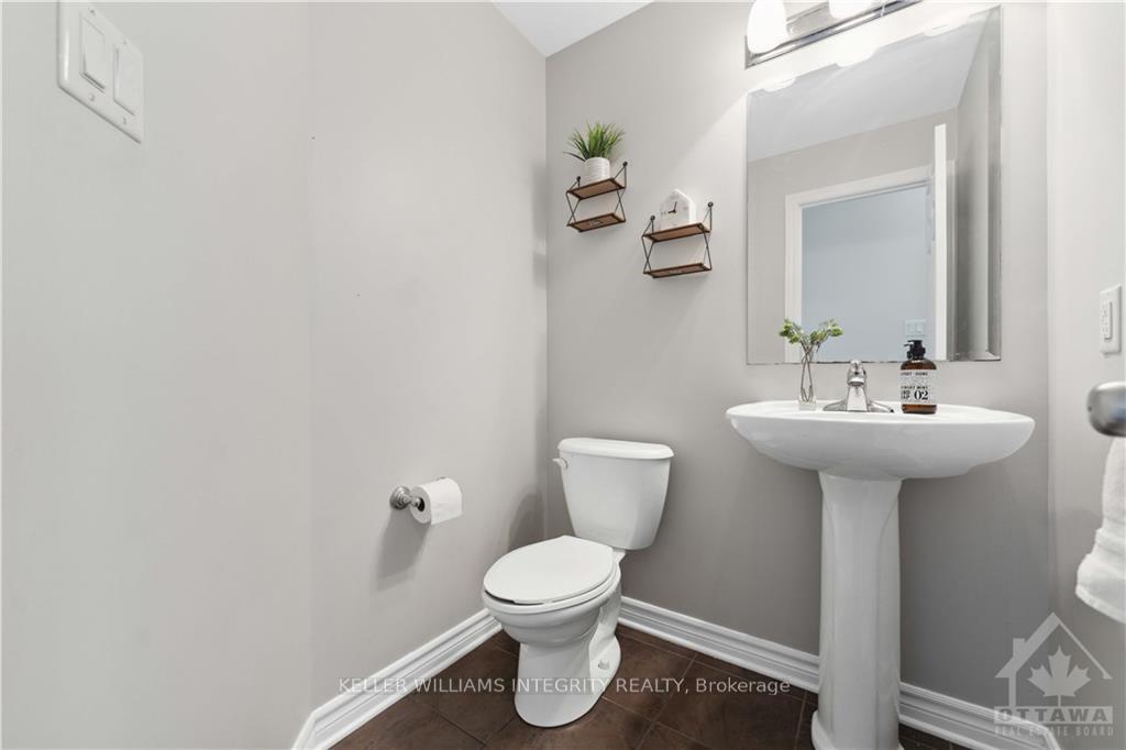Photo 4 of 324 Balinroan Crescent, Ottawa, Barrhaven - Strandherd — HOMEH