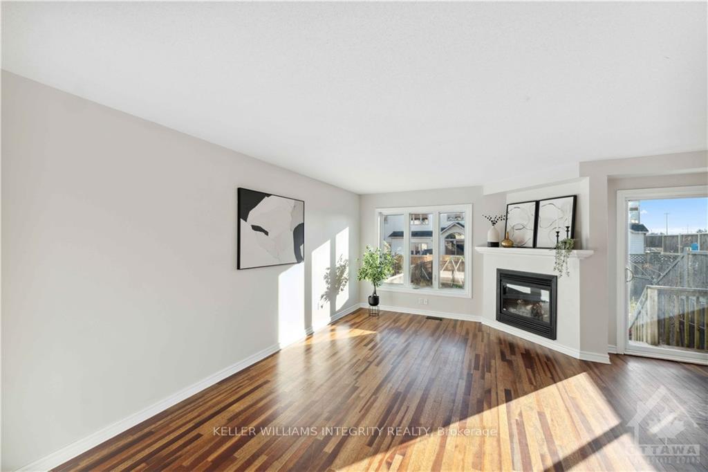 Photo 5 of 324 Balinroan Crescent, Ottawa, Barrhaven - Strandherd — HOMEH