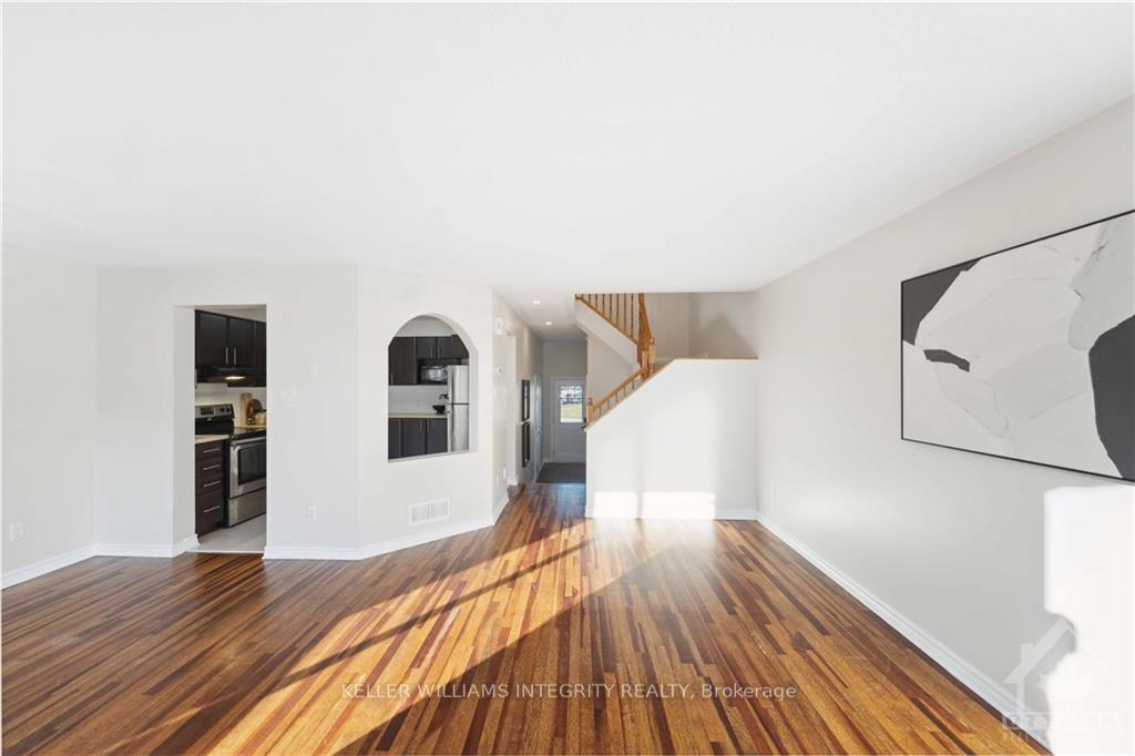 Photo 9 of 324 Balinroan Crescent, Ottawa, Barrhaven - Strandherd — HOMEH