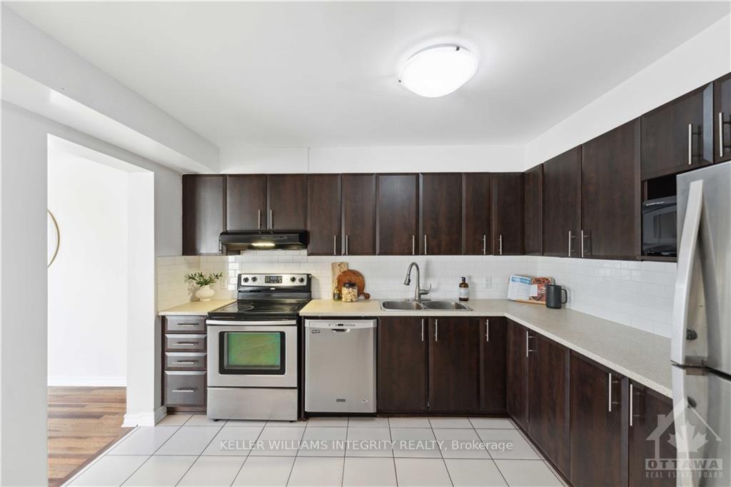 Photo 11 of 324 Balinroan Crescent, Ottawa, Barrhaven - Strandherd — HOMEH