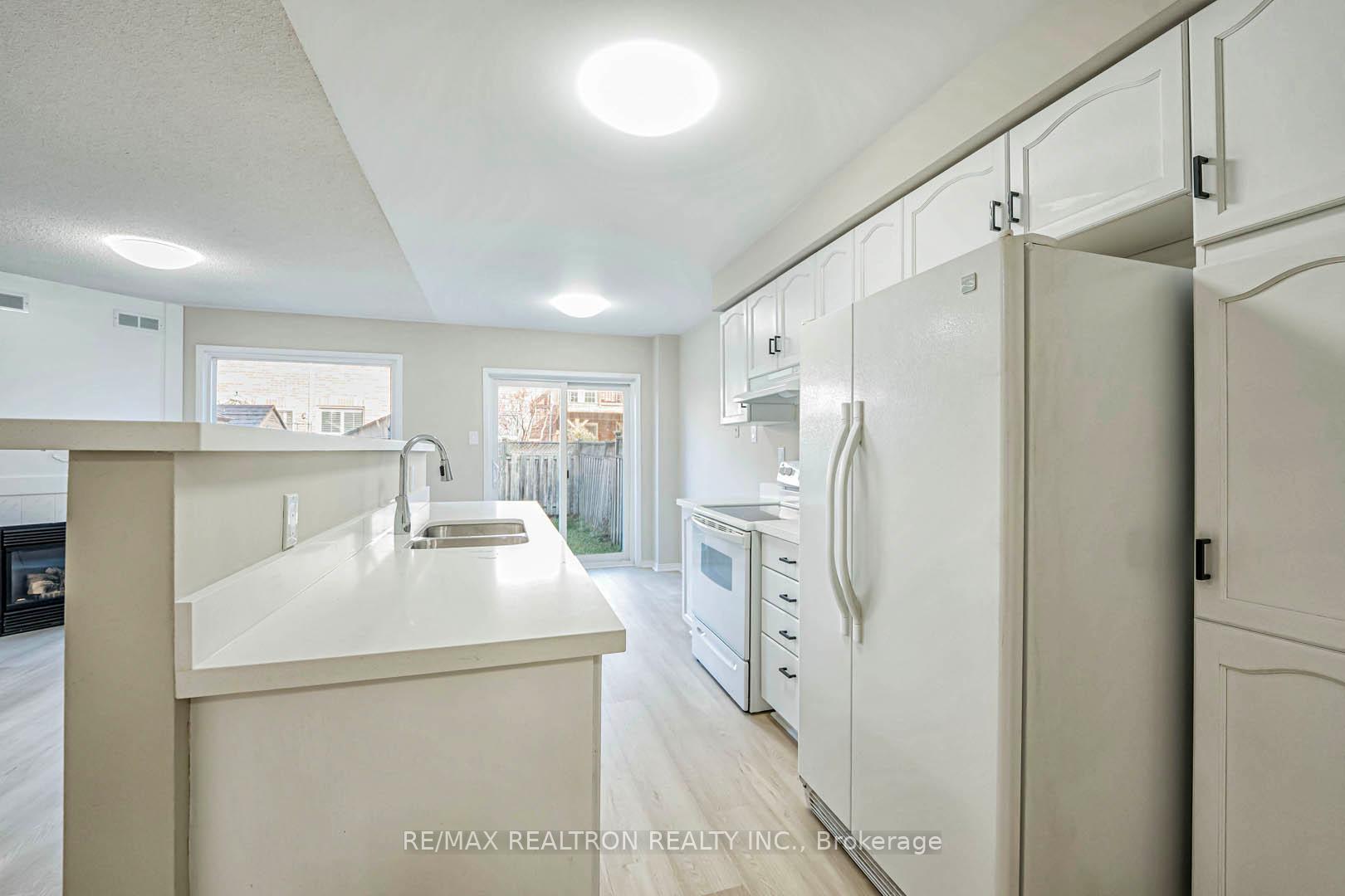 Photo 19 of 32 Kelso Crescent, Vaughan, Maple — HOMEH
