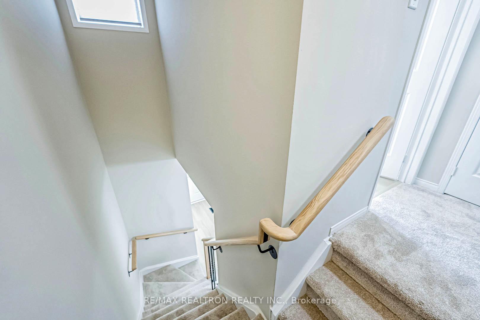 Photo 24 of 32 Kelso Crescent, Vaughan, Maple — HOMEH