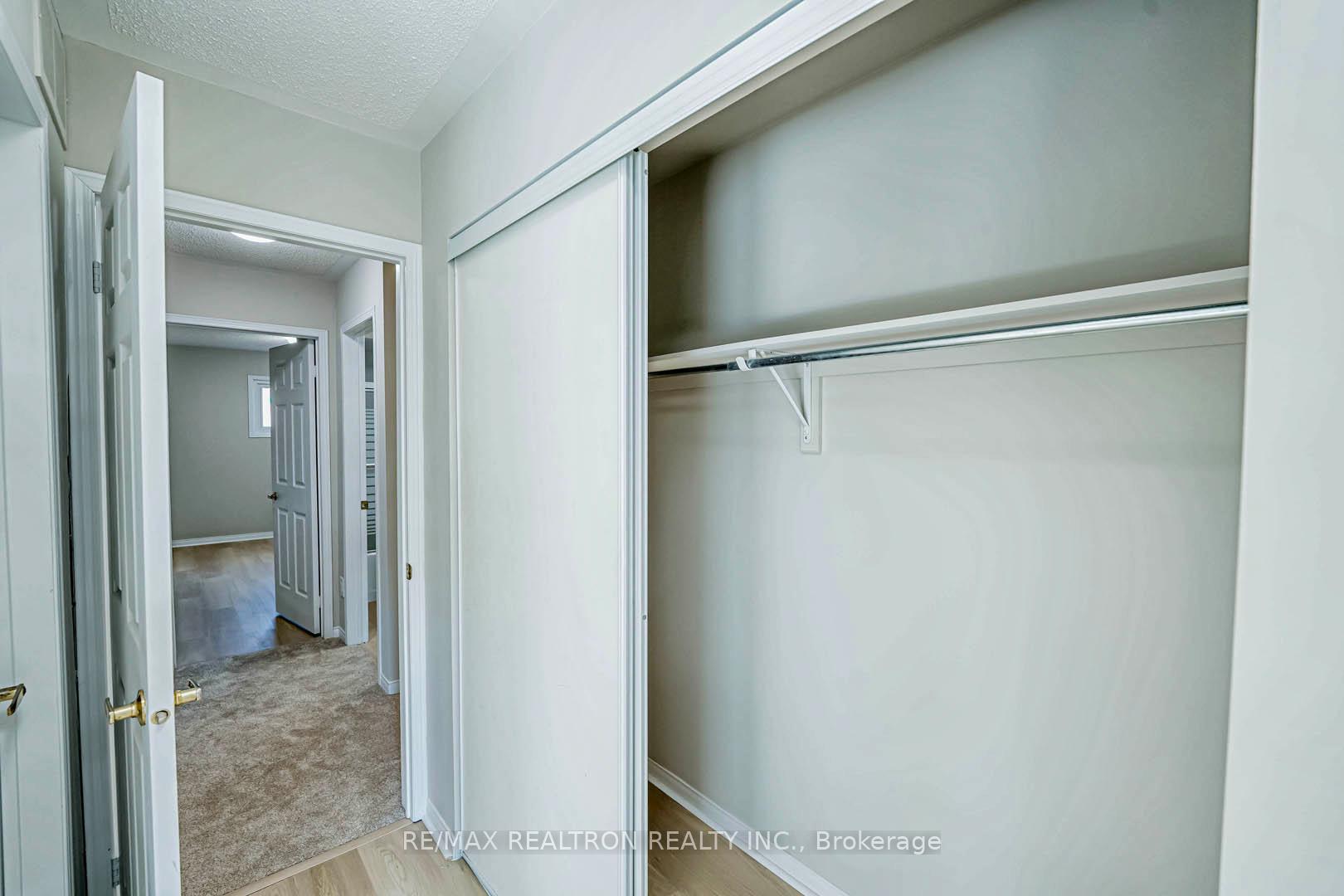 Photo 28 of 32 Kelso Crescent, Vaughan, Maple — HOMEH
