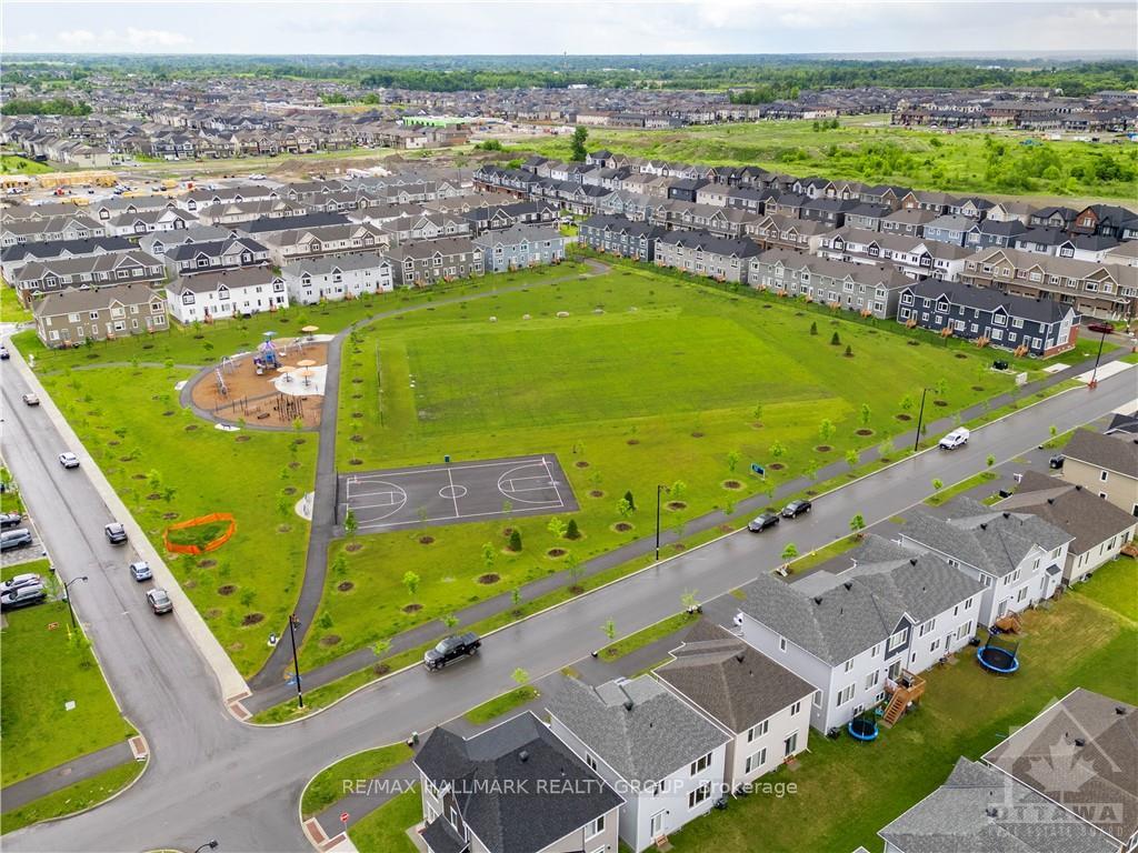Photo 2 of 1828 Haiku Street, Ottawa, Barrhaven - Half Moon Bay — HOMEH