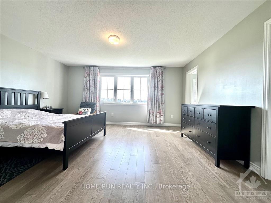 Photo 10 of 306 Proxima Terrace, Ottawa, Barrhaven - Half Moon Bay — HOMEH