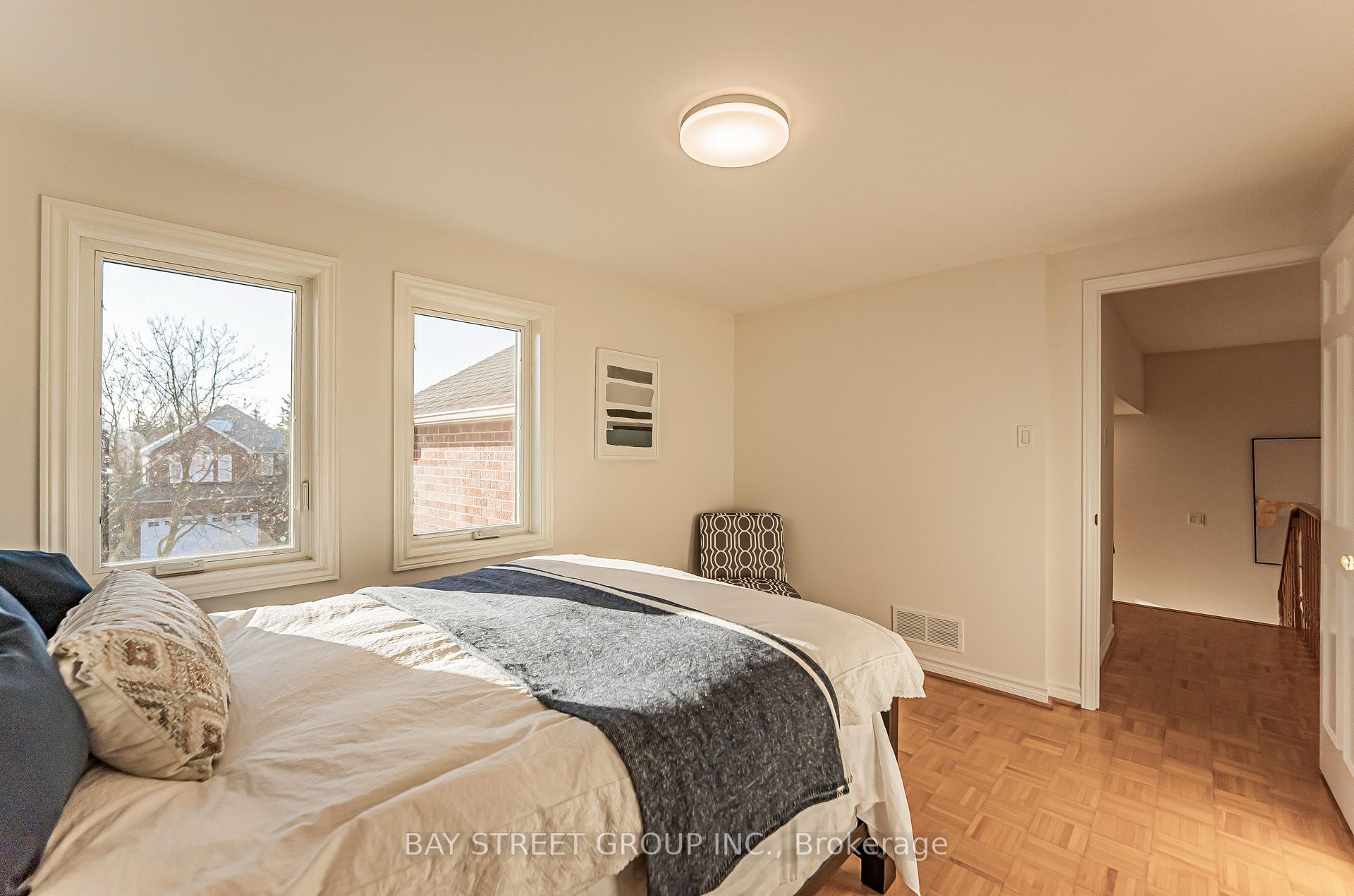 Photo 22 of 36 Pinewood Drive, Vaughan, Crestwood-Springfarm-Yorkhill — HOMEH