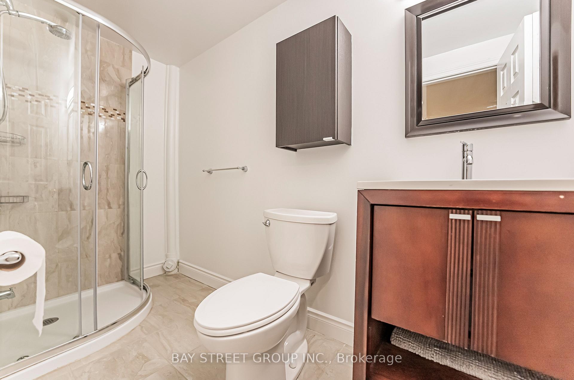 Photo 31 of 36 Pinewood Drive, Vaughan, Crestwood-Springfarm-Yorkhill — HOMEH