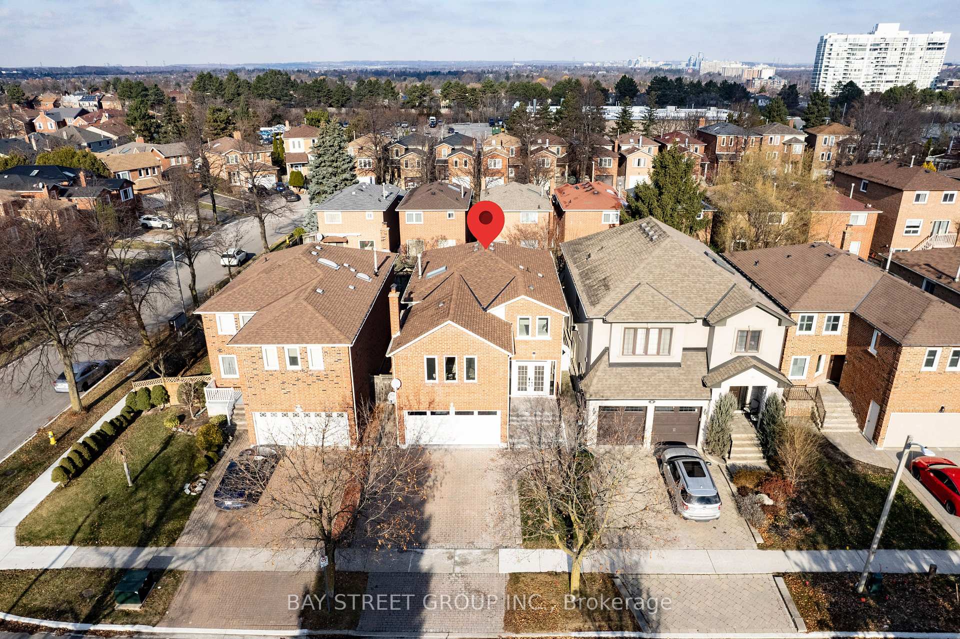 Photo 32 of 36 Pinewood Drive, Vaughan, Crestwood-Springfarm-Yorkhill — HOMEH