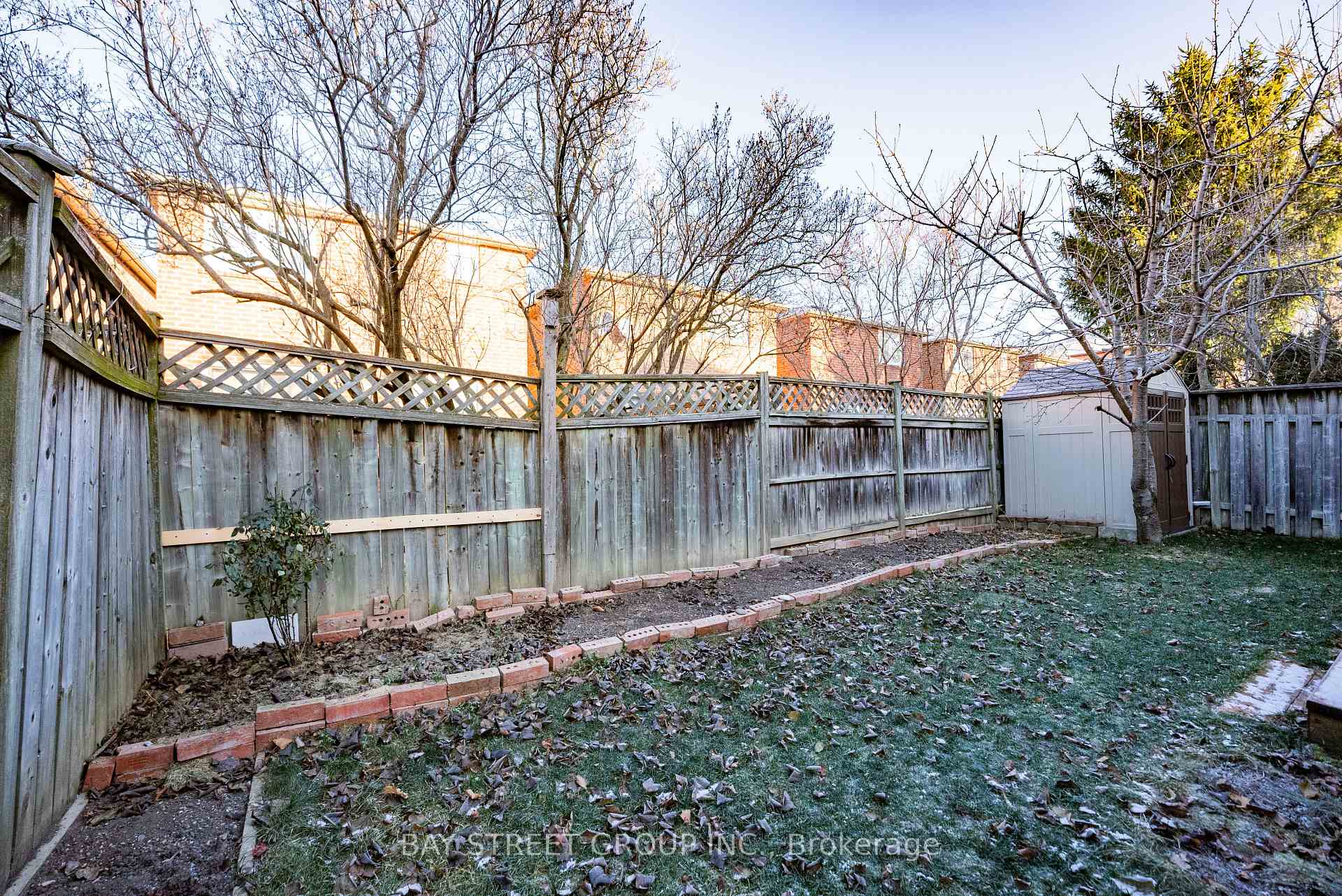 Photo 35 of 36 Pinewood Drive, Vaughan, Crestwood-Springfarm-Yorkhill — HOMEH