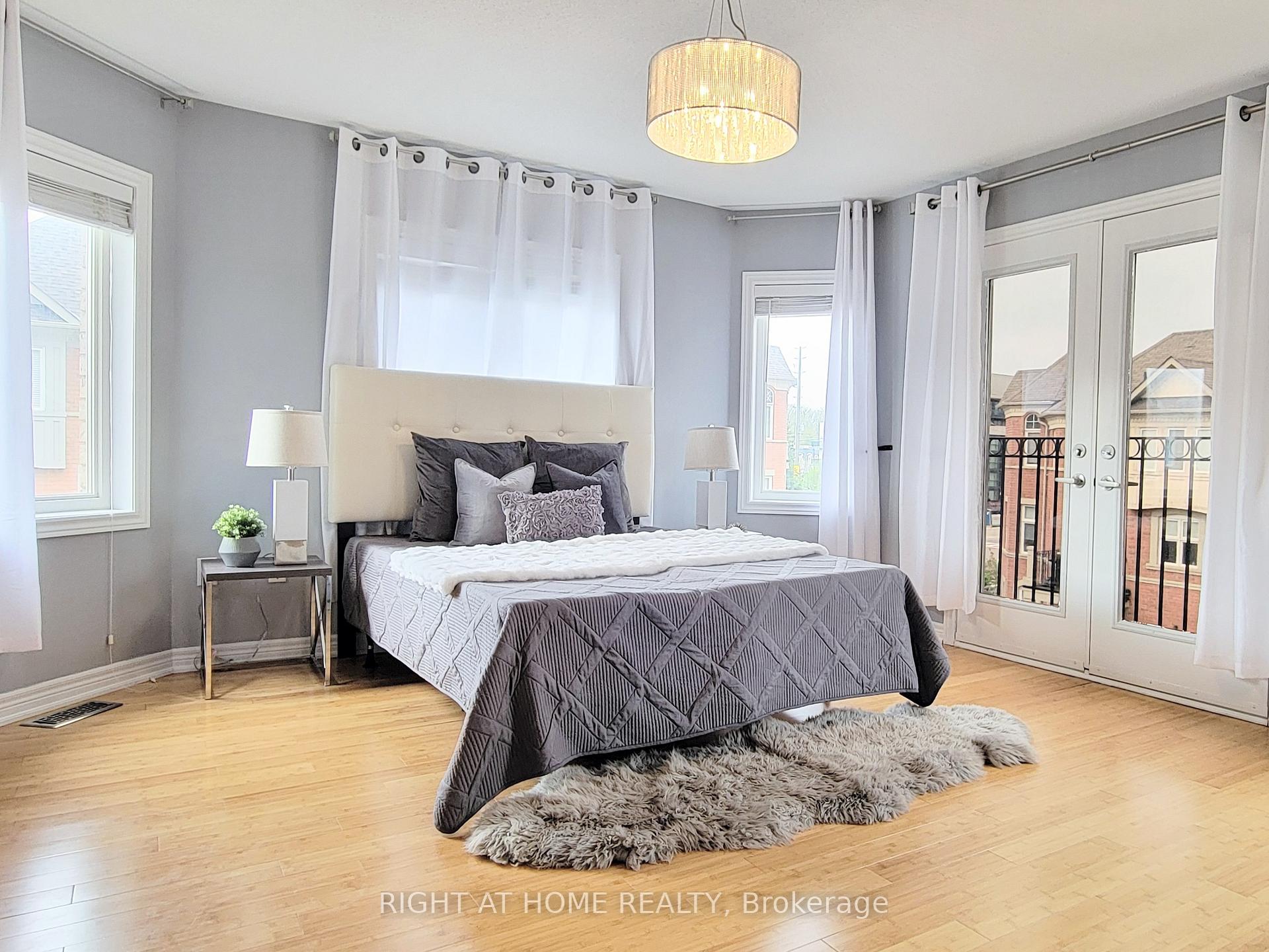 Photo 7 of 75 Vittorio De Luca Drive, Vaughan, East Woodbridge — HOMEH