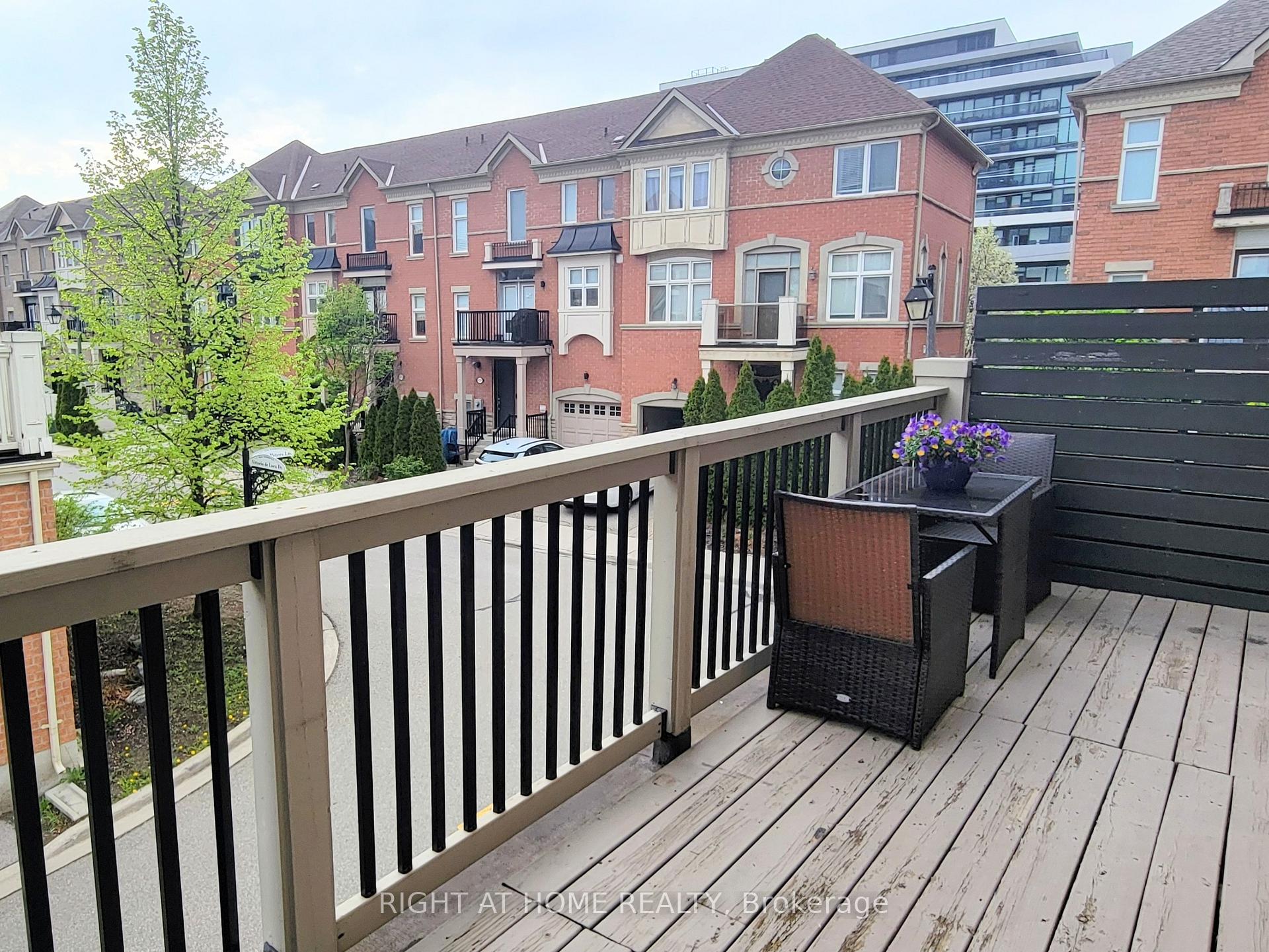 Photo 10 of 75 Vittorio De Luca Drive, Vaughan, East Woodbridge — HOMEH