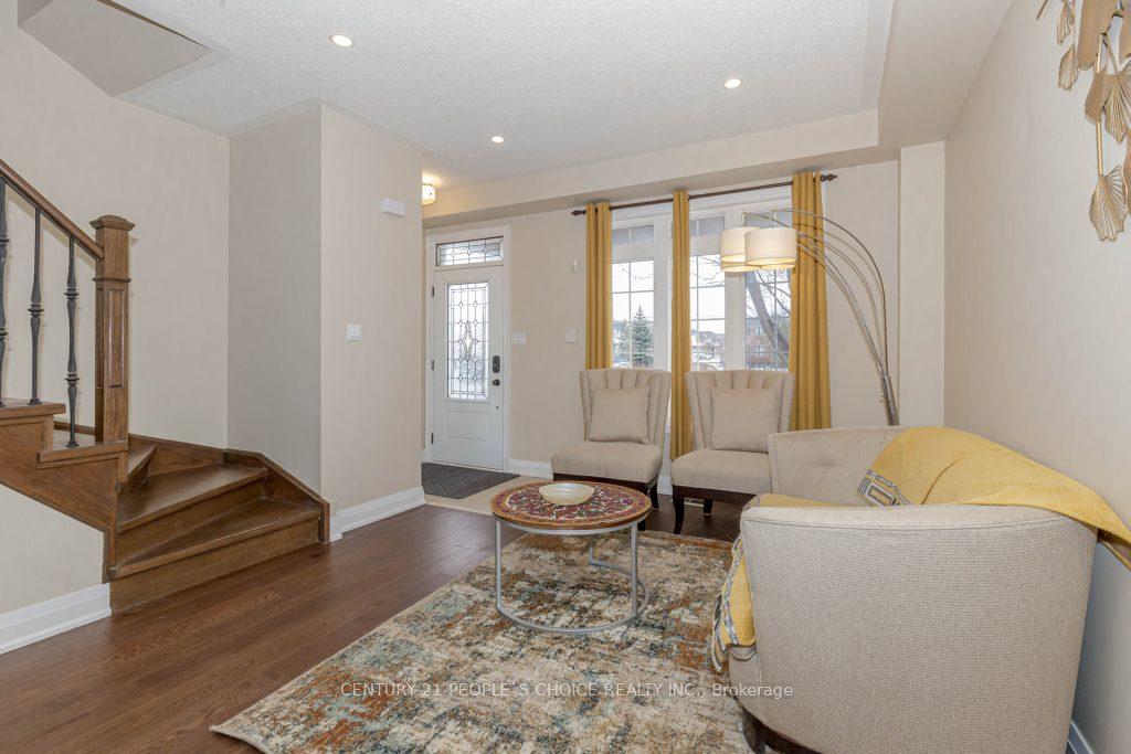 Photo 7 of 92 Legnano Crescent, Vaughan, Vellore Village — HOMEH