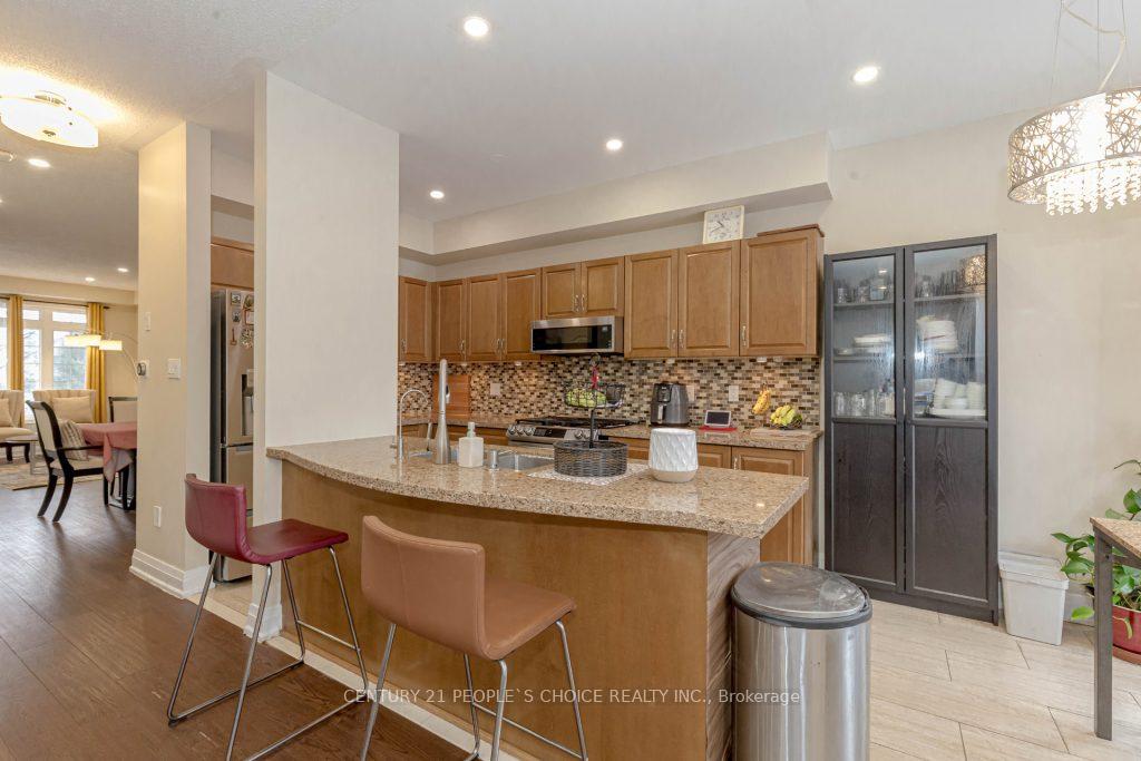 Photo 10 of 92 Legnano Crescent, Vaughan, Vellore Village — HOMEH
