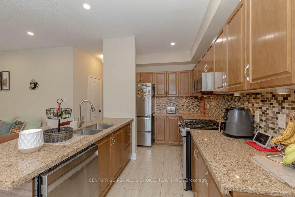 Photo 11 of 92 Legnano Crescent, Vaughan, Vellore Village — HOMEH