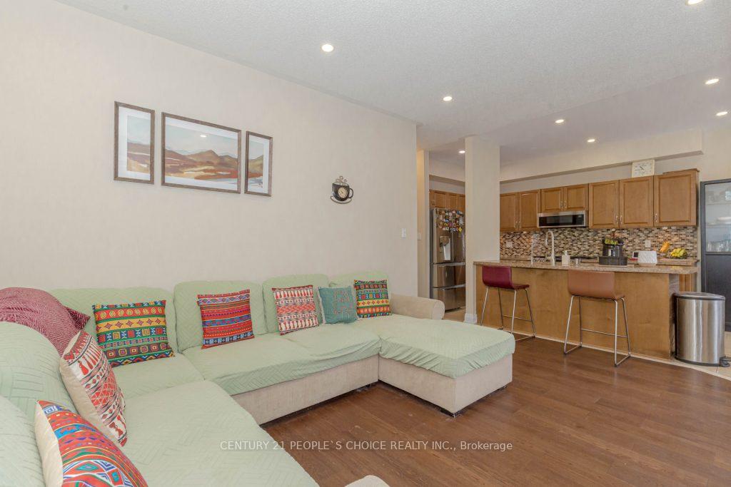 Photo 17 of 92 Legnano Crescent, Vaughan, Vellore Village — HOMEH