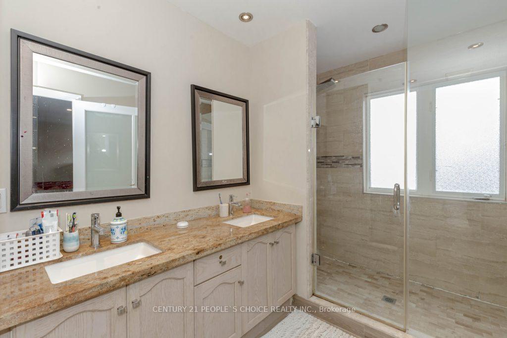 Photo 24 of 92 Legnano Crescent, Vaughan, Vellore Village — HOMEH