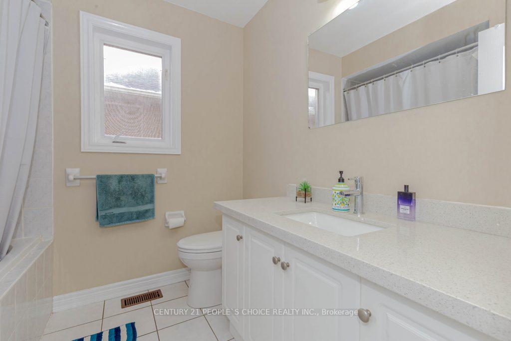 Photo 30 of 92 Legnano Crescent, Vaughan, Vellore Village — HOMEH