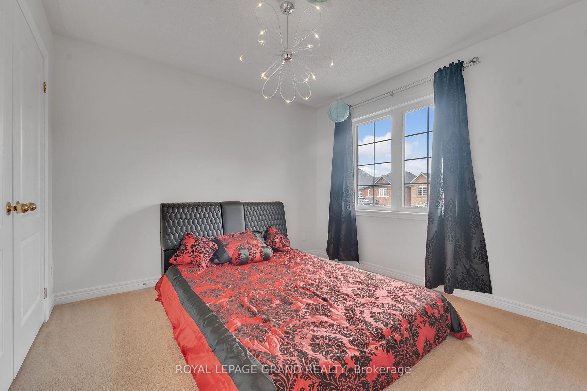 Photo 15 of 38 Totten Drive, Brampton, Sandringham-Wellington — HOMEH
