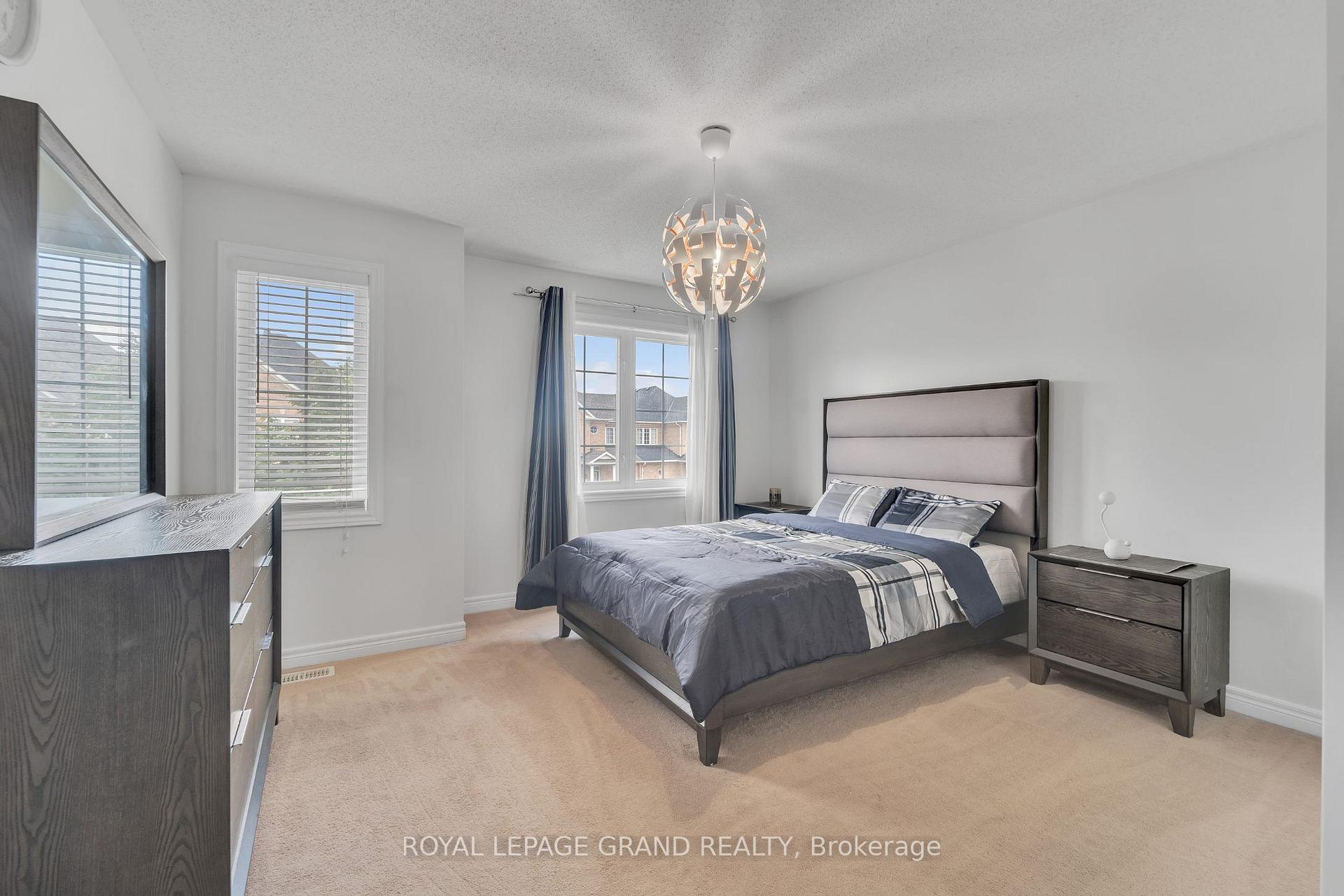 Photo 16 of 38 Totten Drive, Brampton, Sandringham-Wellington — HOMEH