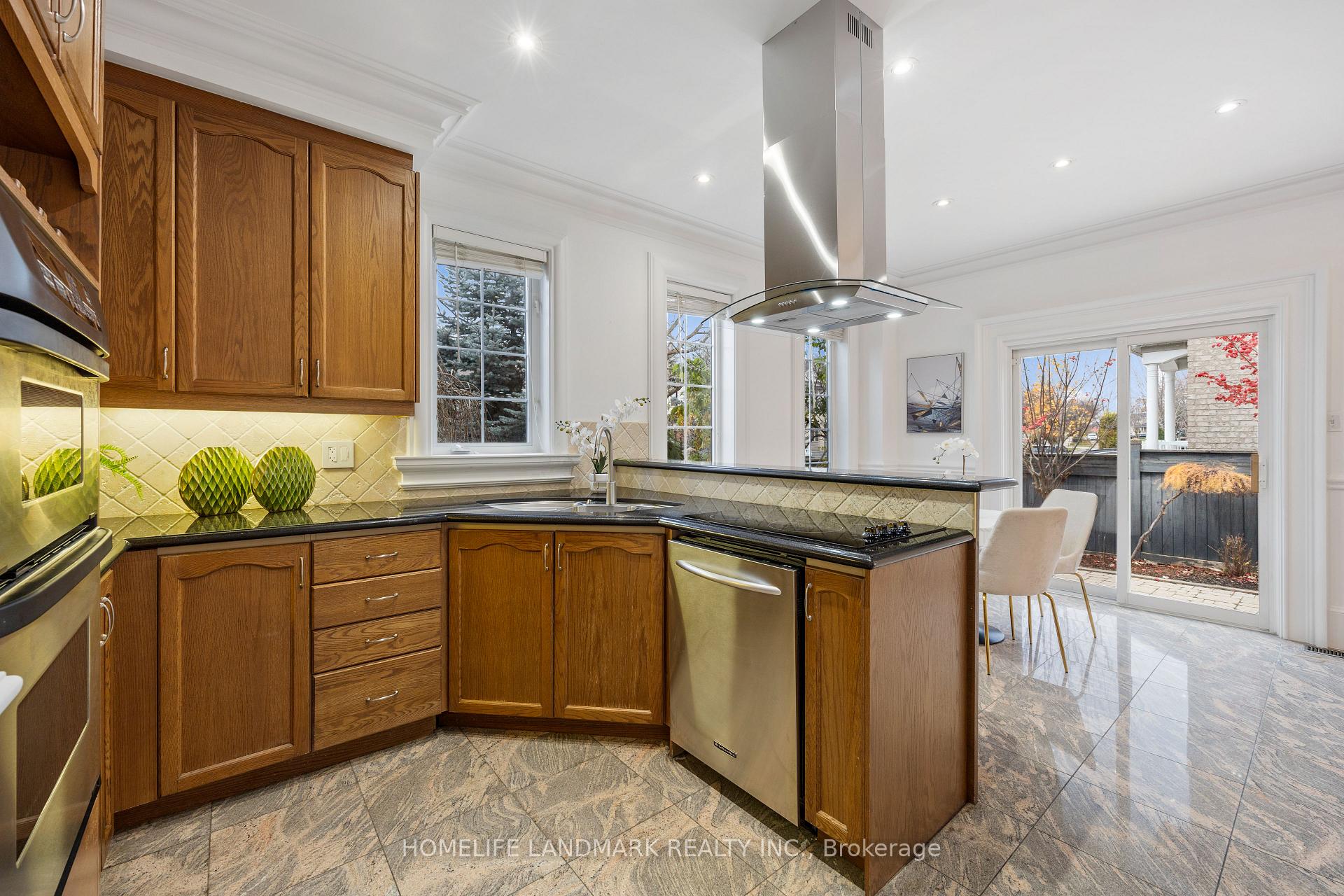 Photo 9 of 200 Vellore Woods Boulevard, Vaughan, Vellore Village — HOMEH