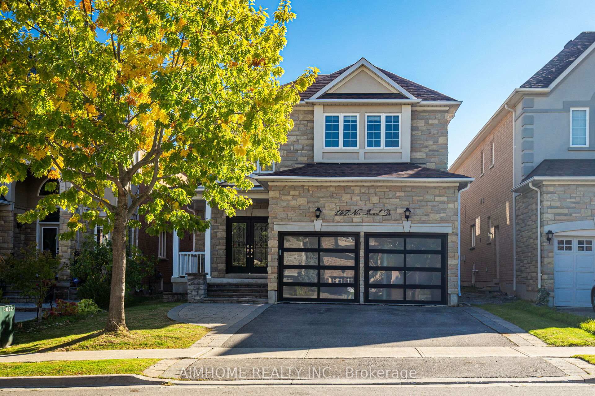 Photo 2 of 147 Ner Israel Drive, Vaughan, Patterson — HOMEH
