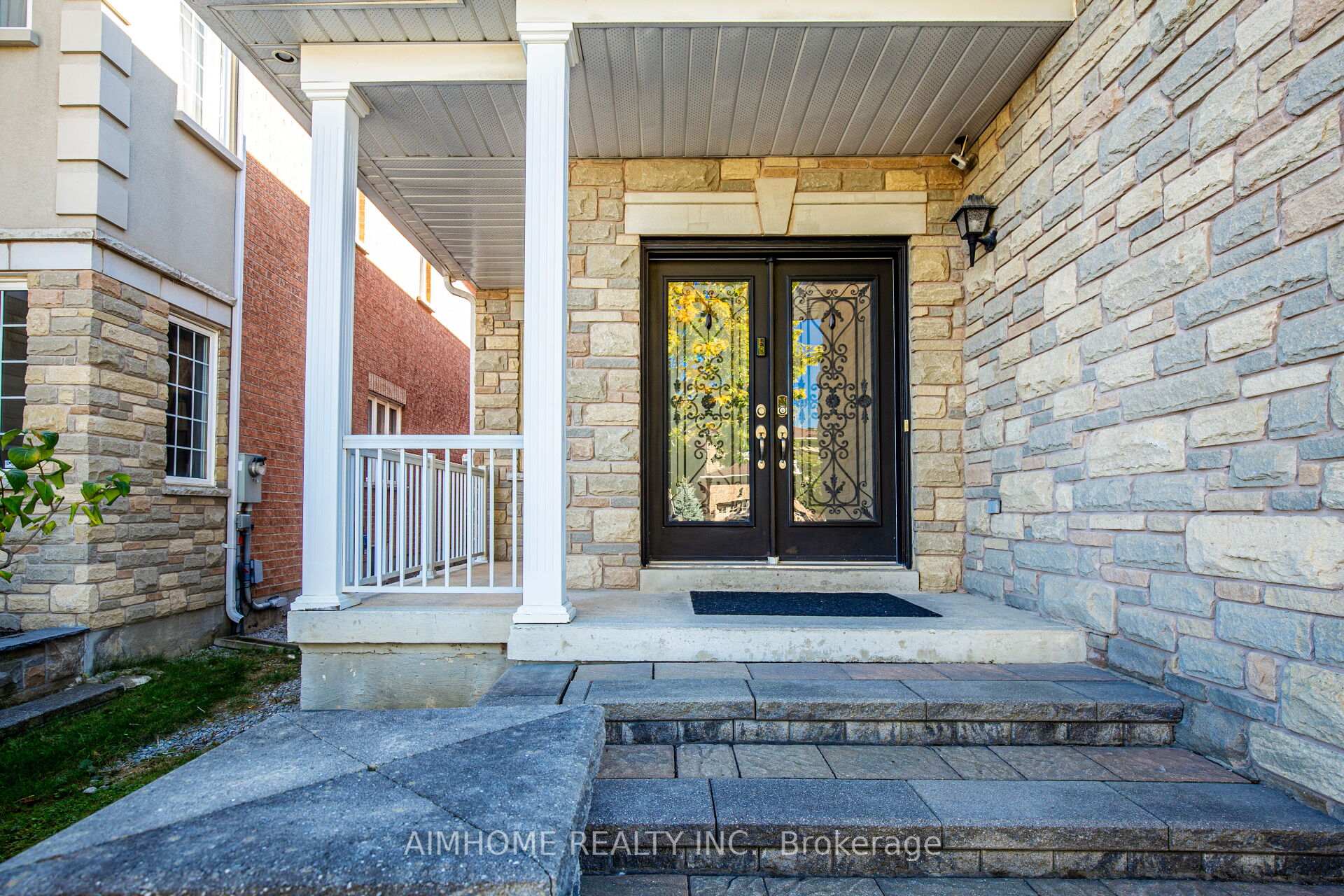Photo 4 of 147 Ner Israel Drive, Vaughan, Patterson — HOMEH