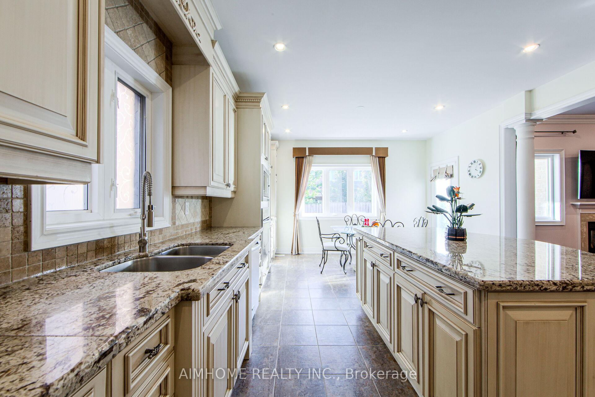 Photo 13 of 147 Ner Israel Drive, Vaughan, Patterson — HOMEH