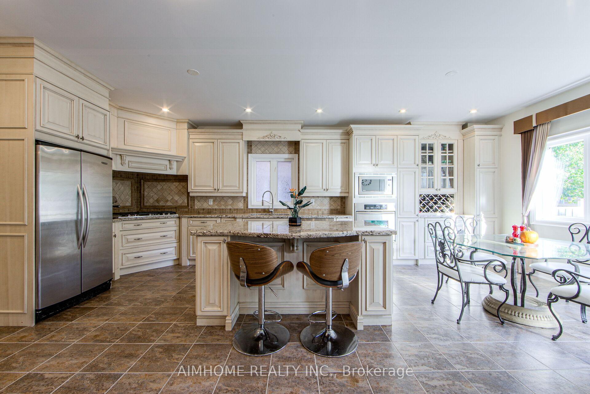 Photo 15 of 147 Ner Israel Drive, Vaughan, Patterson — HOMEH