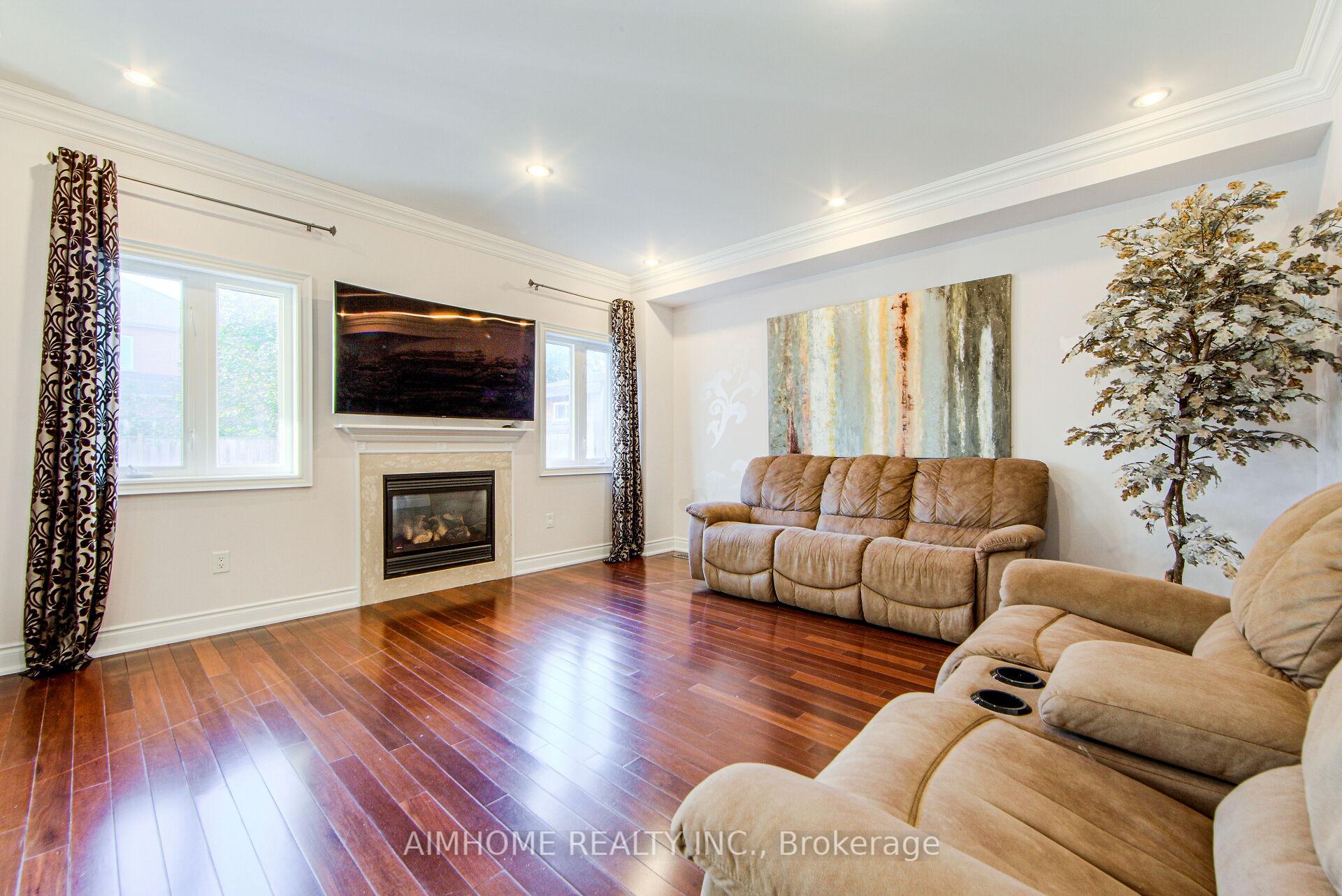 Photo 16 of 147 Ner Israel Drive, Vaughan, Patterson — HOMEH