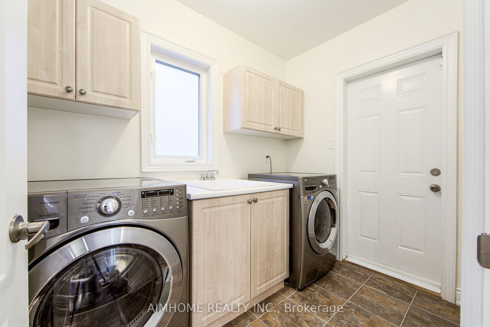 Photo 19 of 147 Ner Israel Drive, Vaughan, Patterson — HOMEH