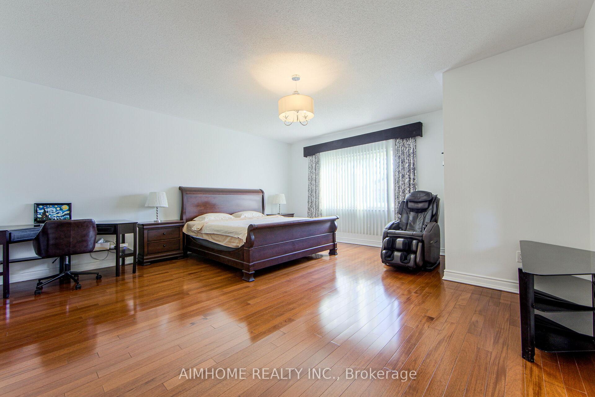Photo 23 of 147 Ner Israel Drive, Vaughan, Patterson — HOMEH