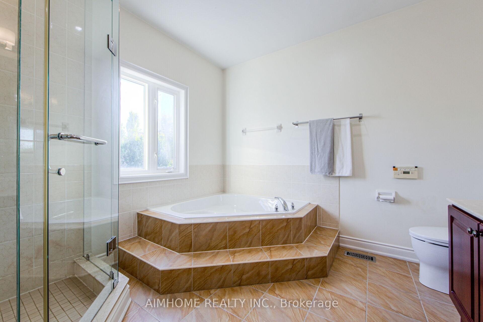 Photo 27 of 147 Ner Israel Drive, Vaughan, Patterson — HOMEH