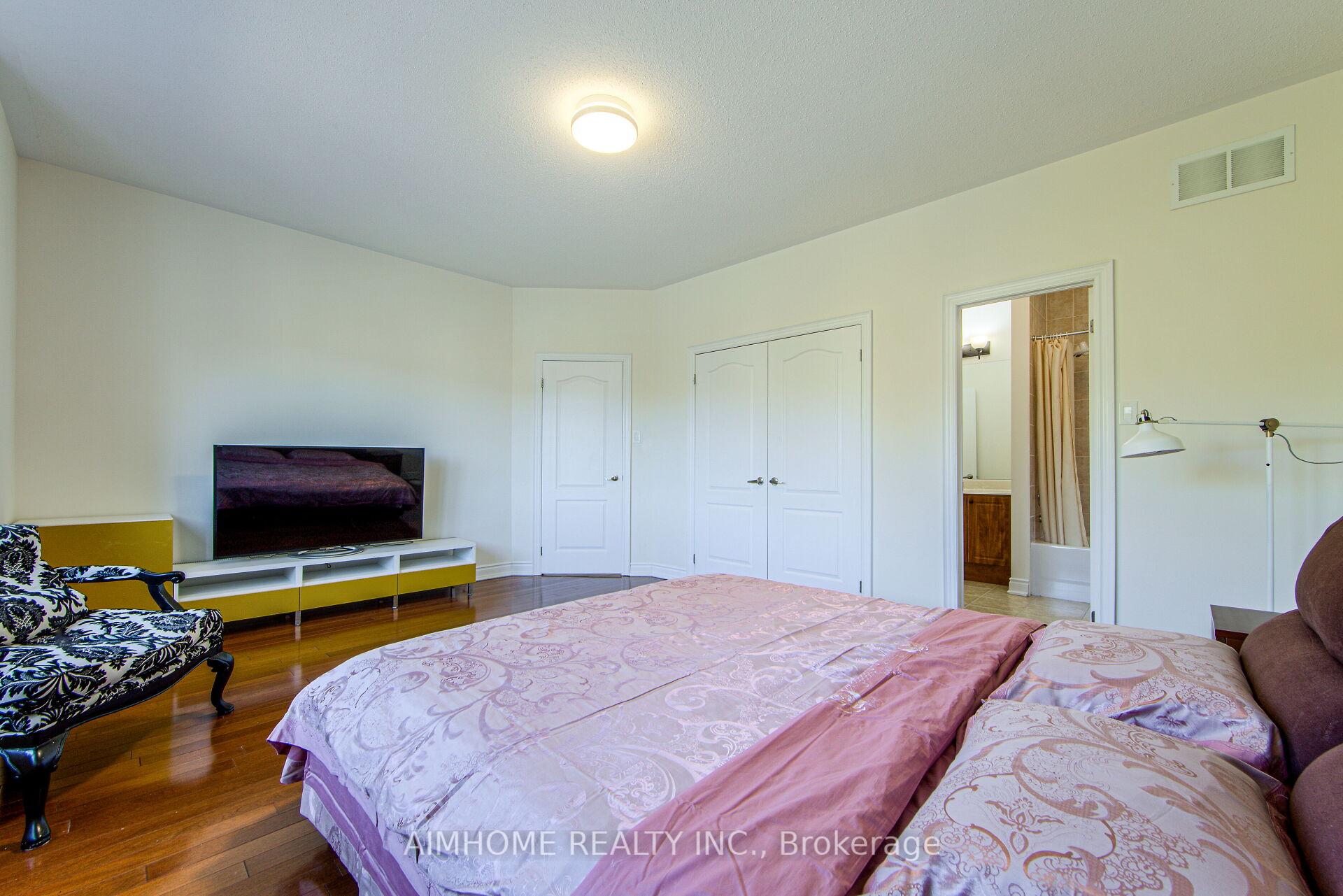 Photo 32 of 147 Ner Israel Drive, Vaughan, Patterson — HOMEH