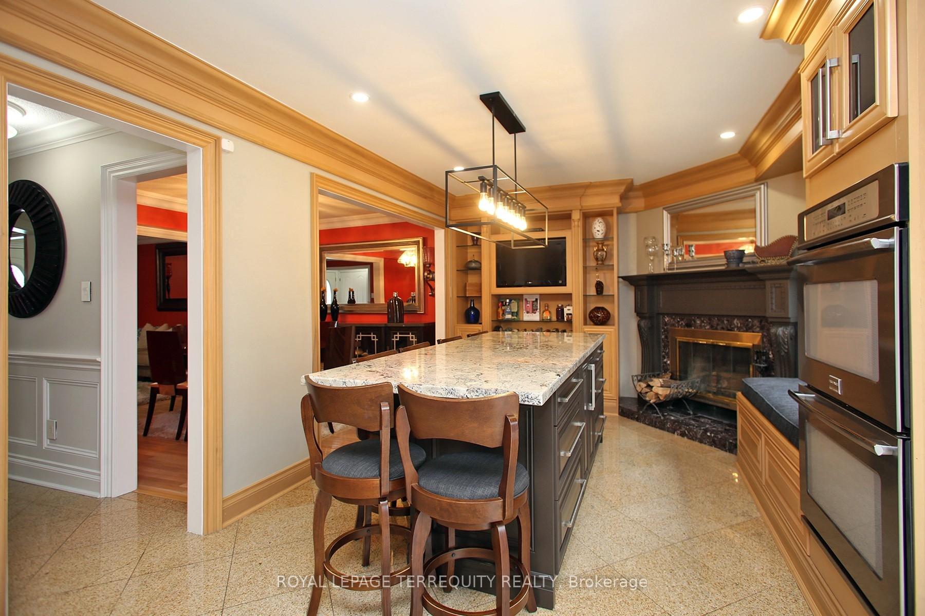 Photo 10 of 40 Large Crescent, Ajax, Central — HOMEH