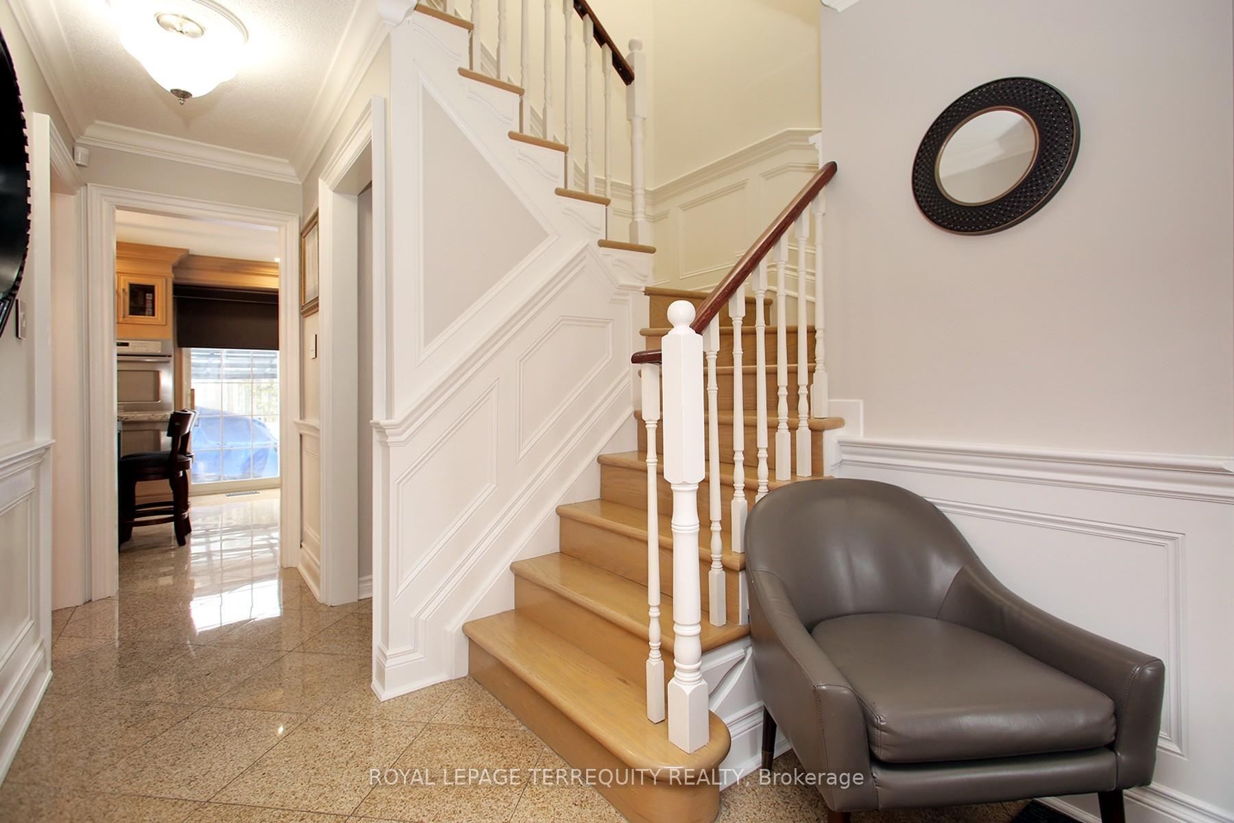 Photo 15 of 40 Large Crescent, Ajax, Central — HOMEH